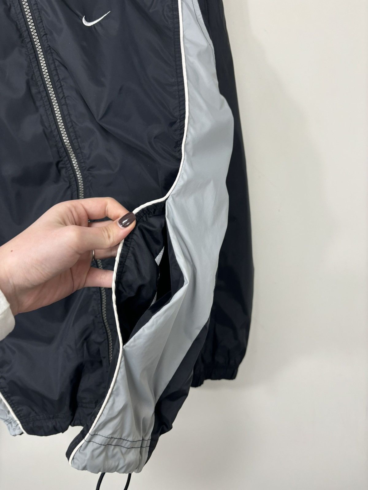 Nike Vintage Nike Y2K Big Swoosh Black Hype Hooded Nylon Jacket Size US M / EU 48-50 / 2 - 8 Thumbnail