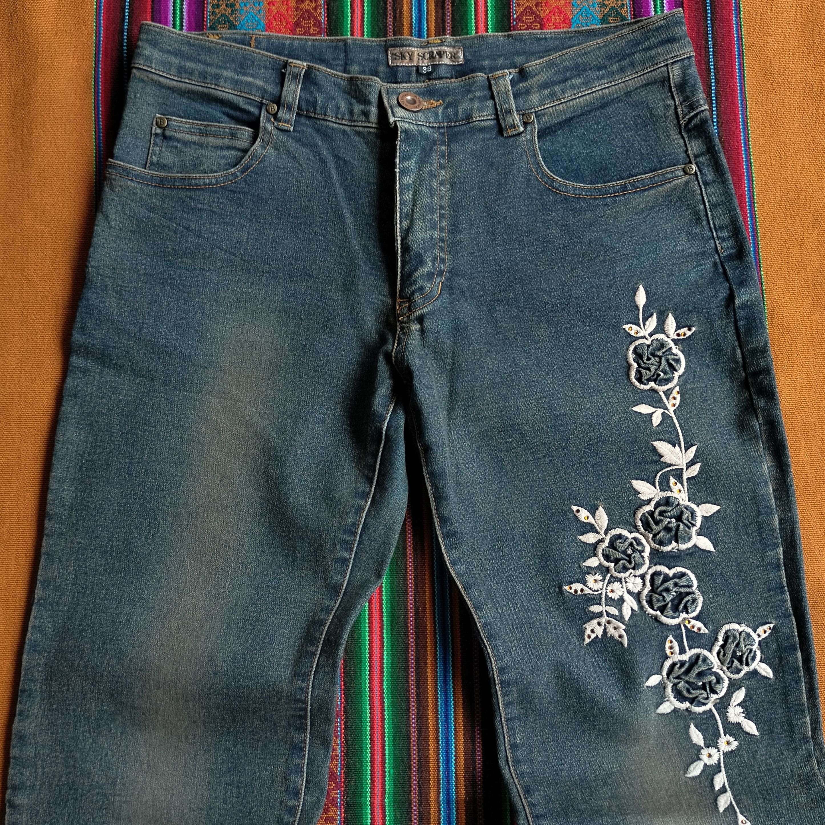 Tornado Mart Sky scraper flower Embroidery 3d mud max flare jeans Size US 30 / EU 46 - 2 Thumbnail