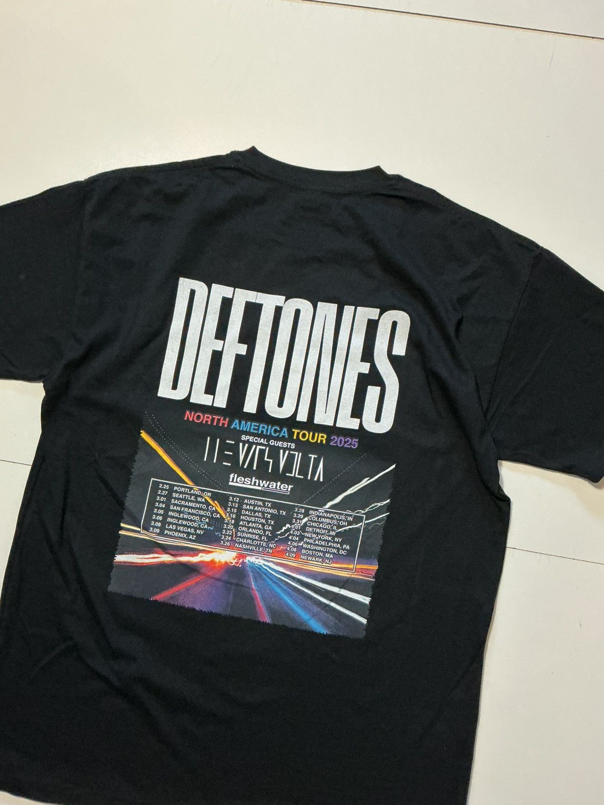 Band Tees Deftones North American Tour 2025 Metal Band T-Shirt Size US L / EU 52-54 / 3 - 4 Thumbnail