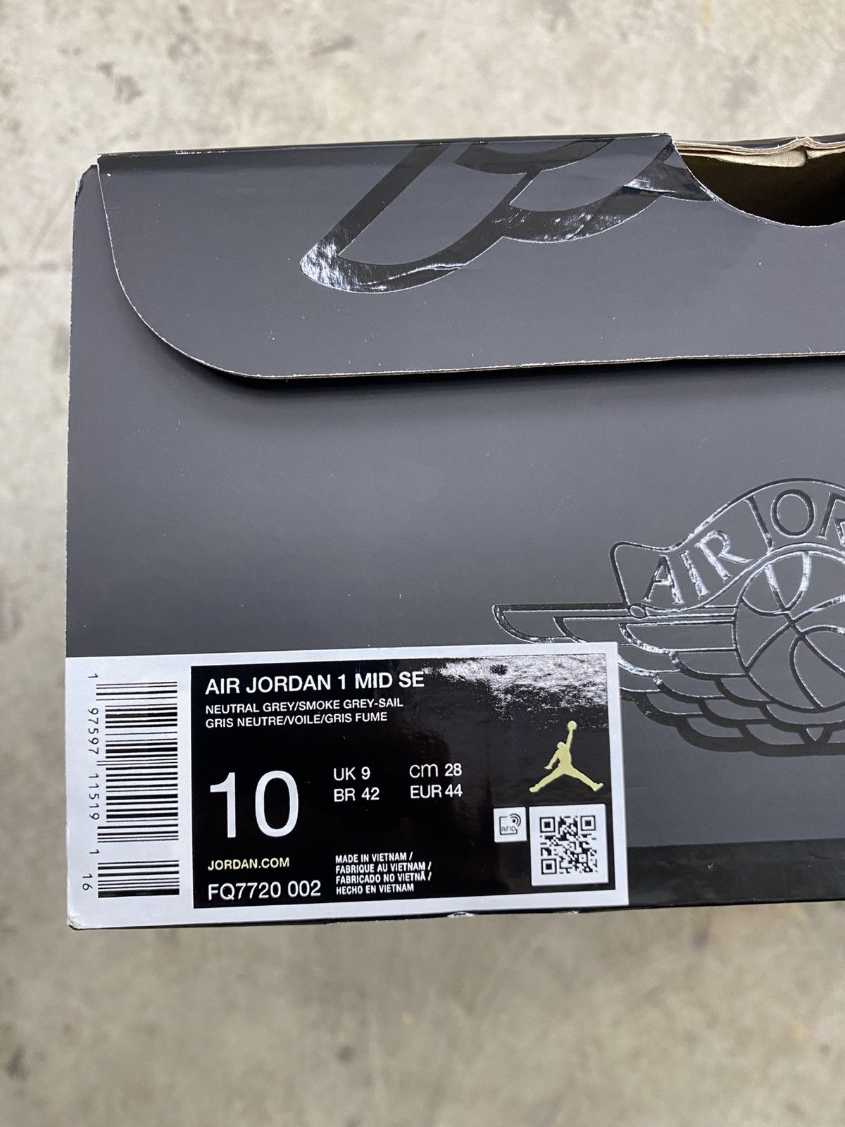 Jordan Brand Jordan 1 Mid SE Neutral Gray Sail Size US 10 / EU 43 - 2 Thumbnail