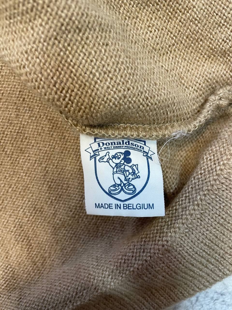 Other Vintage Donaldson Merino Wool V-Neck Sweater Made in Belgium Size US M / EU 48-50 / 2 - 13 Thumbnail