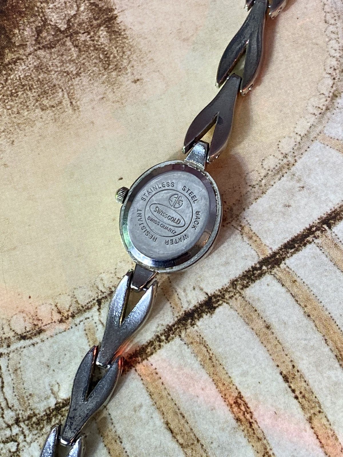 Jewelry × Vintage Swiss Gold Watch: Elegant & Quality ✨ Size ONE SIZE - 6 Thumbnail
