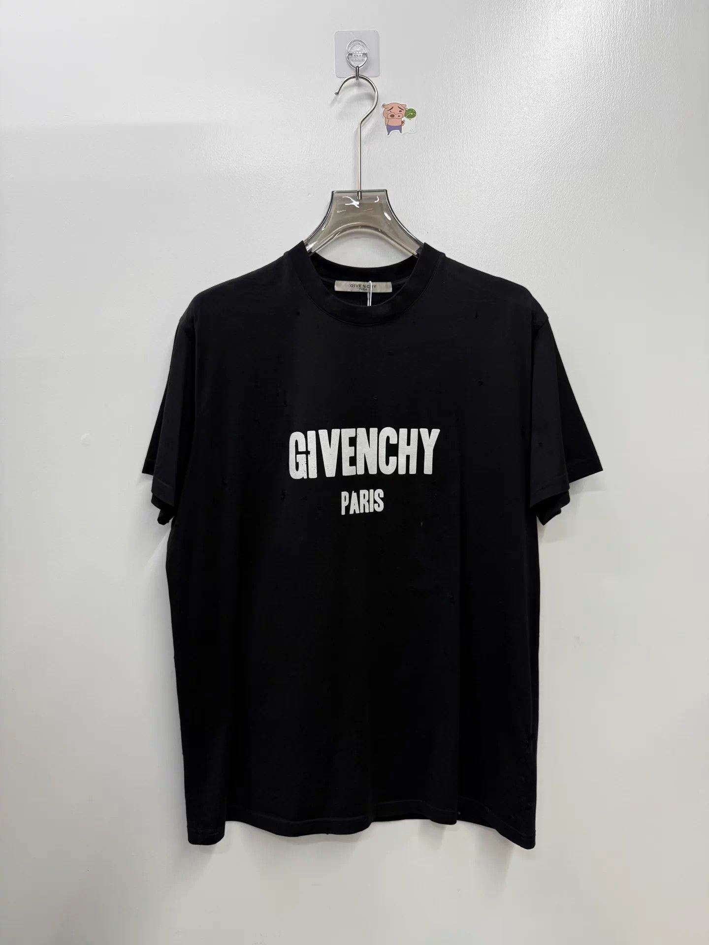 Givenchy Givenchy Black Distressed SS T-shirt XXS Used Size XXS / US 00 / IT 34 - 1 Thumbnail