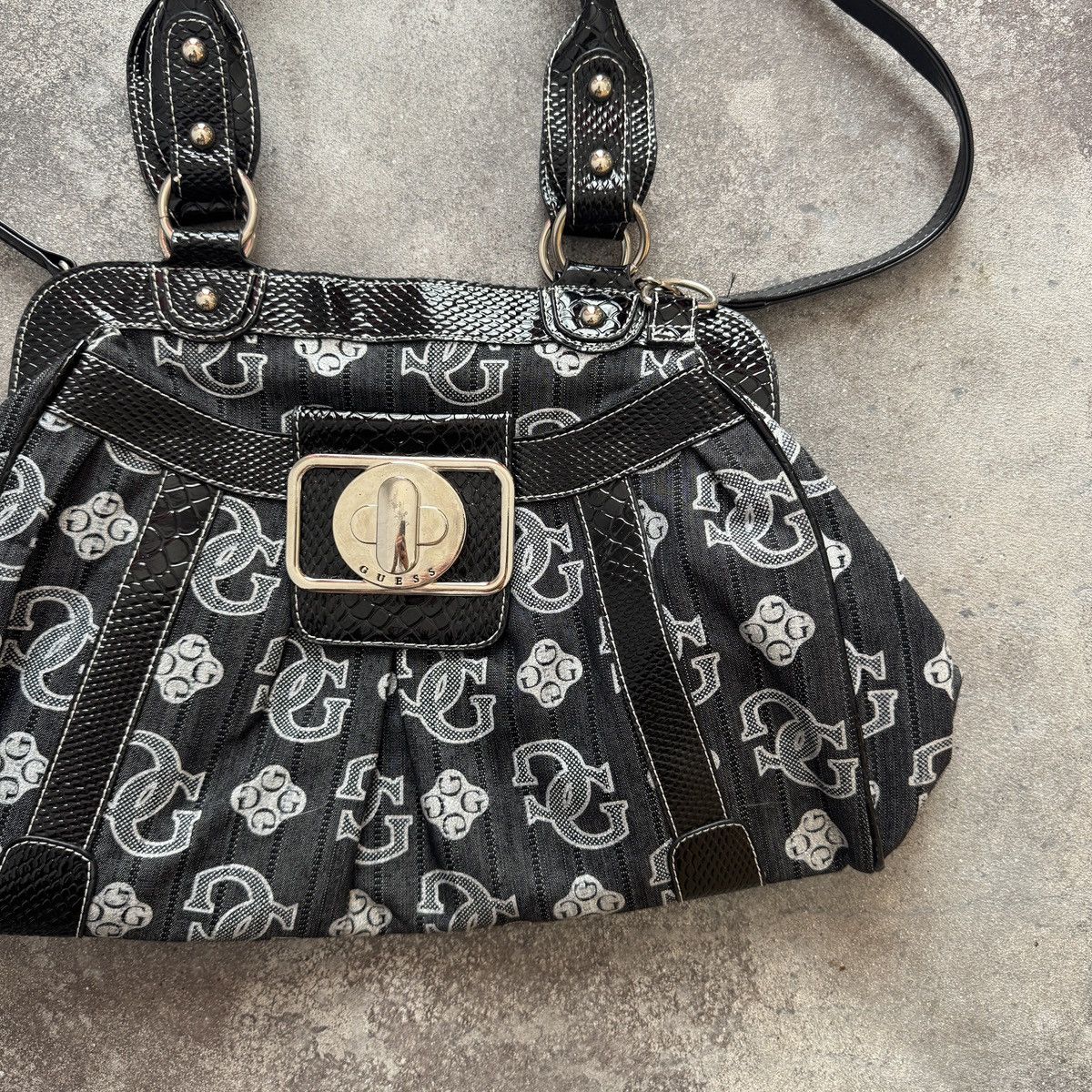 Guess Guess Y2K Vintage 2000’s Glam Monogram Shoulder Bag Size ONE SIZE - 5 Thumbnail