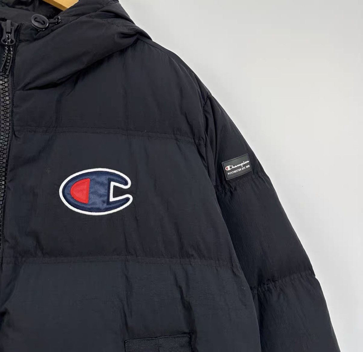 Champion Champion Nylon Down Jacket J42 Size US XL / EU 56 / 4 - 4 Thumbnail