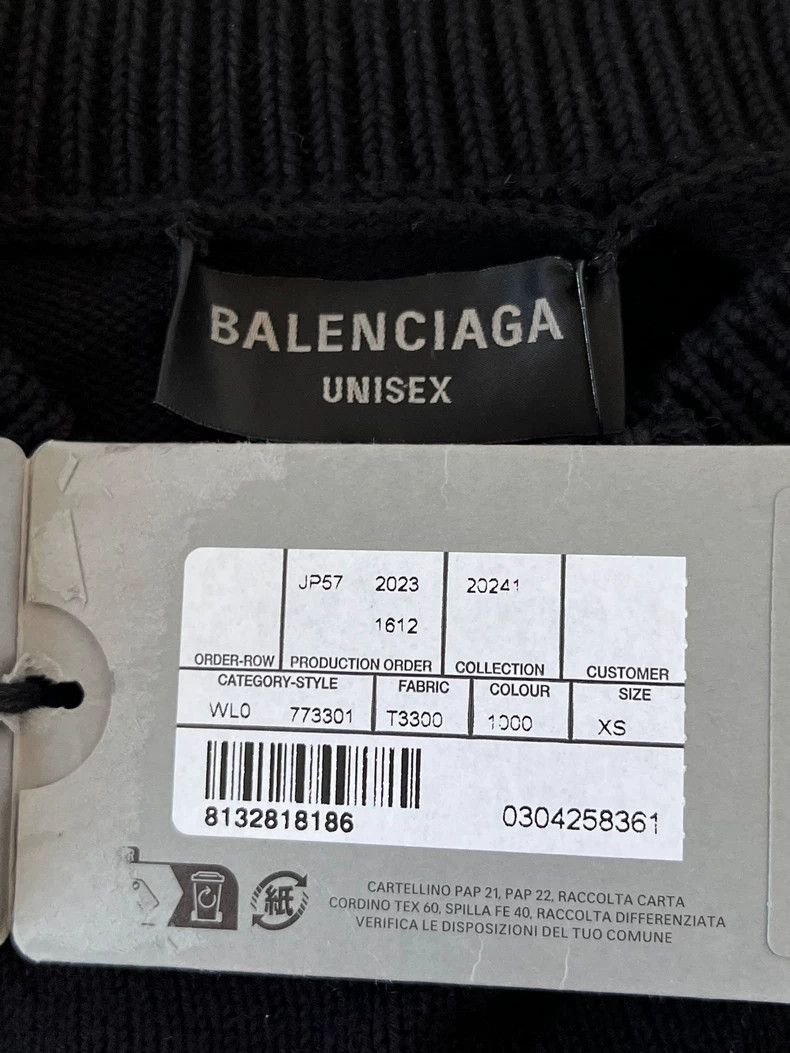 Balenciaga Balenciaga New Year Thick Sweater 2505-Nextarrow Size US XS / EU 42 / 0 - 4 Thumbnail