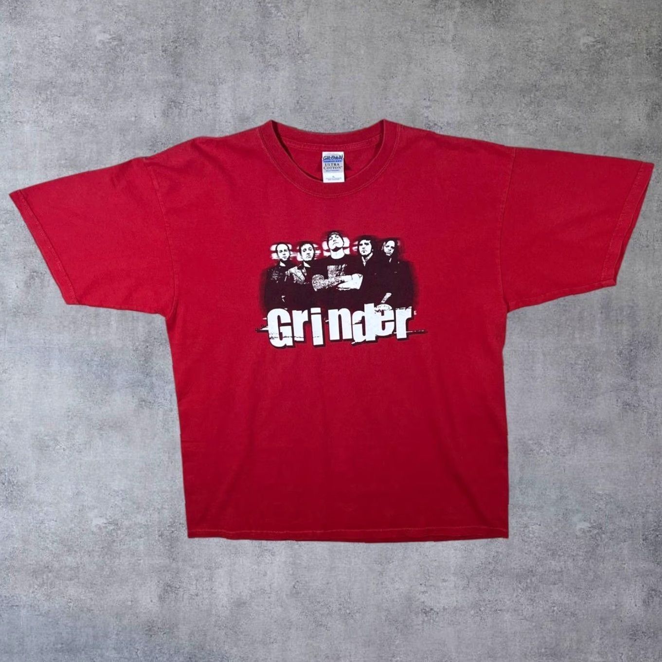 Gildan VINTAGE Grinder Graphic Spellout Punk Heavy Metal Band Red T-Shirt XL Mens Graphic Print 00s Size US XL / EU 56 / 4 - 2 Thumbnail