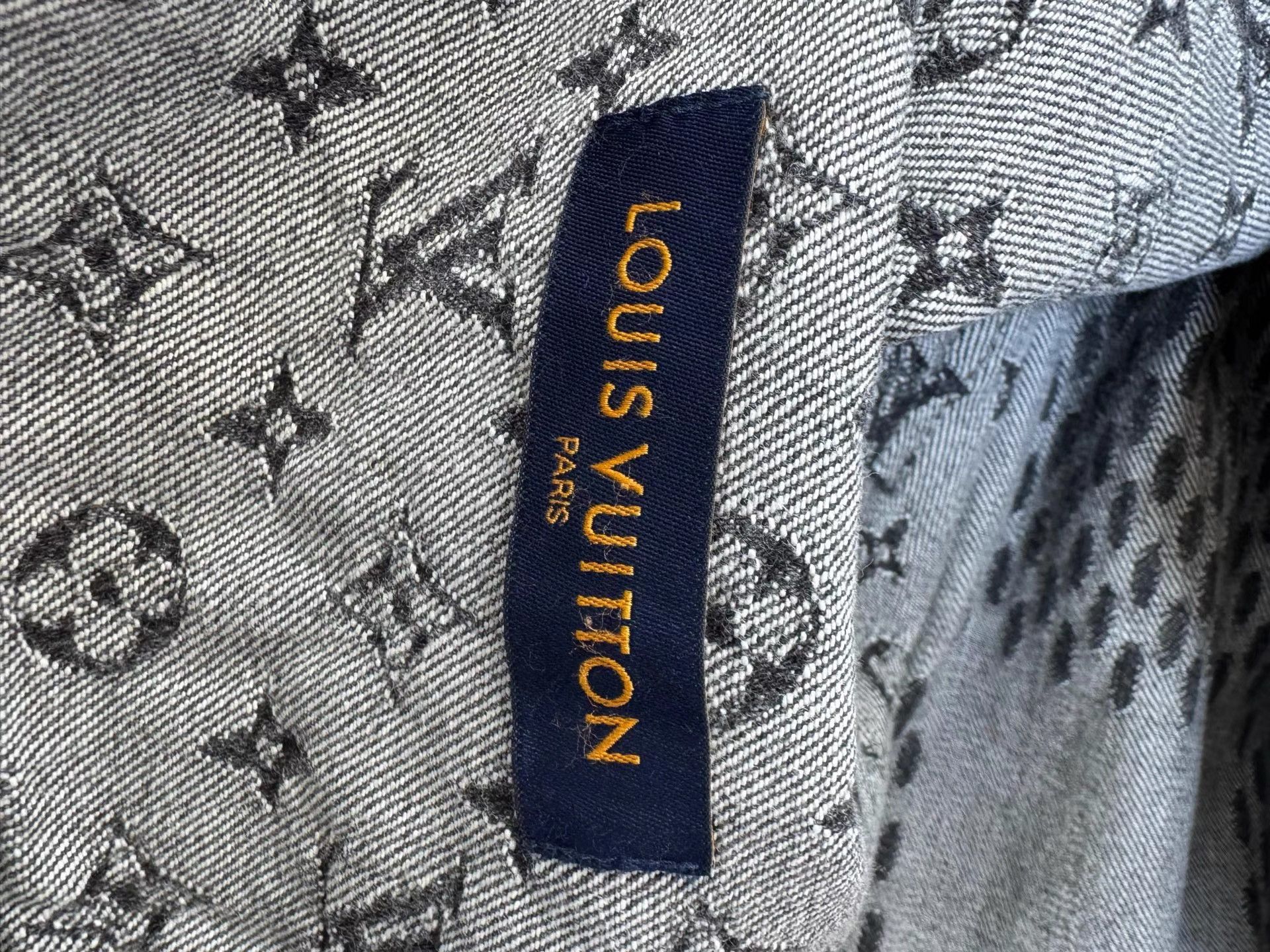Louis Vuitton Louis Vuitton Nigo Patchwork Denim Trucker Jacket K36 Size US L / EU 52-54 / 3 - 3 Thumbnail