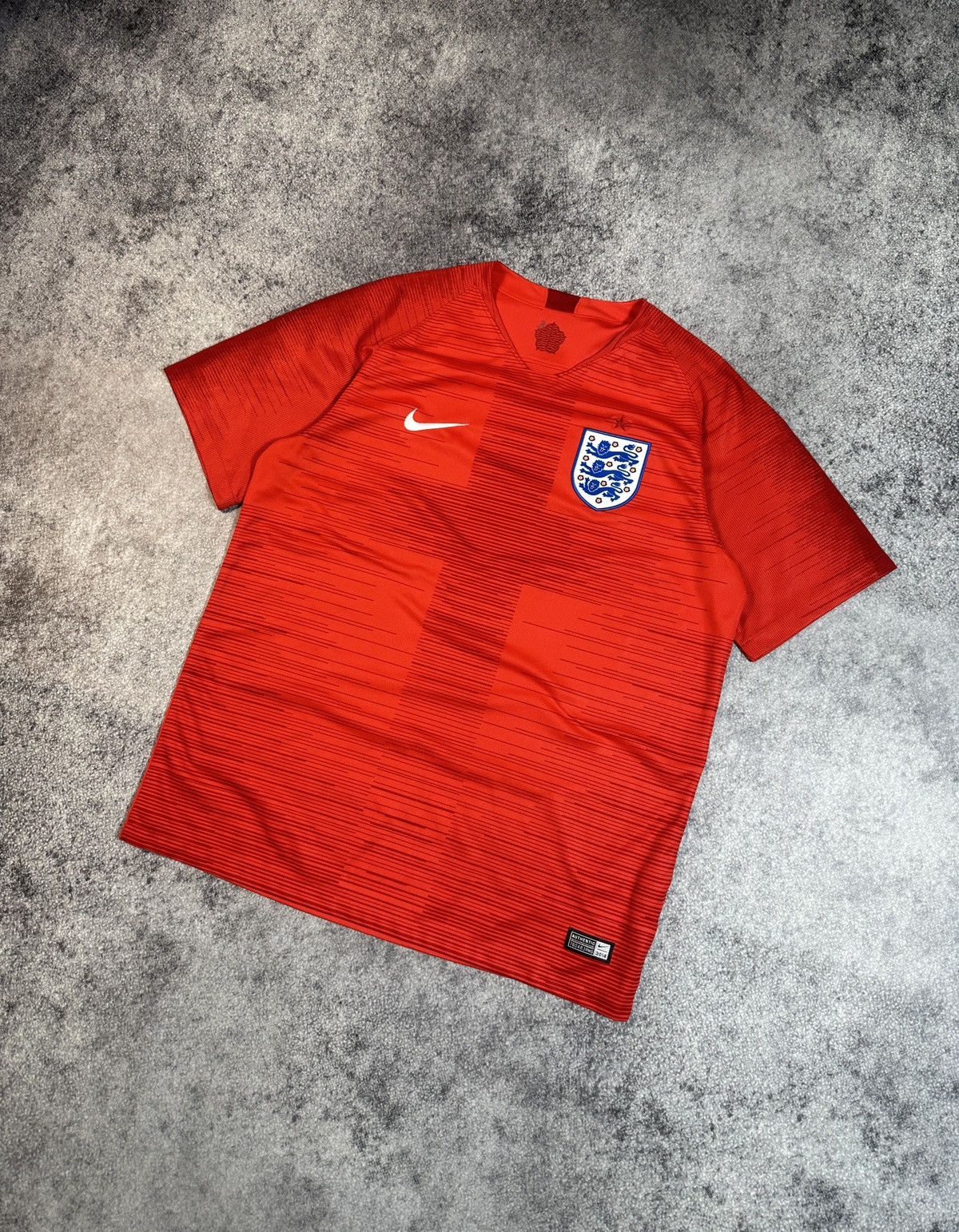 Nike Nike England Soccer Jersey Streetwear Rare Style S VTg Size US S / EU 44-46 / 1 - 1 Thumbnail