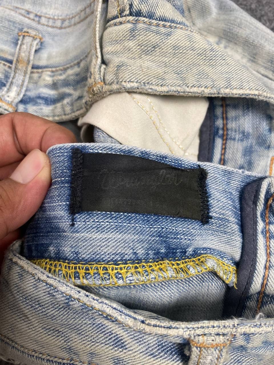 Wrangler vintage wrangler lightwash distressed denim Size US 33 - 16 Thumbnail