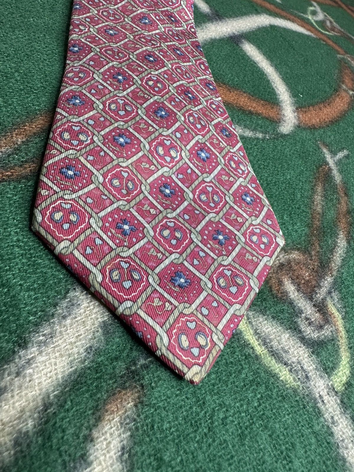 Hermes Hermès Paris 100% Silk Tie Red Geometric Floral Pattern Size ONE SIZE - 2 Thumbnail