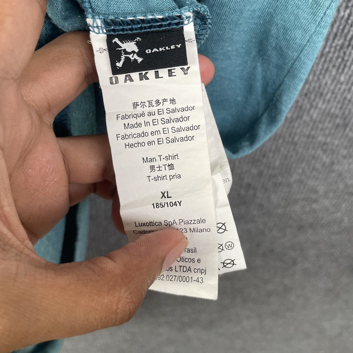 Oakley Oakley Perfomance Fit Center Logo Gorpcore T Shirt Size US XL / EU 56 / 4 - 4 Thumbnail