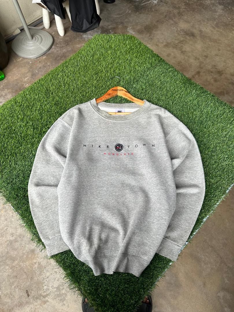 Nike × Vintage VINTAGE 90’s NIKE TOWN HONOLULU SWEATSHIRT Size US L / EU 52-54 / 3 - 1 Thumbnail