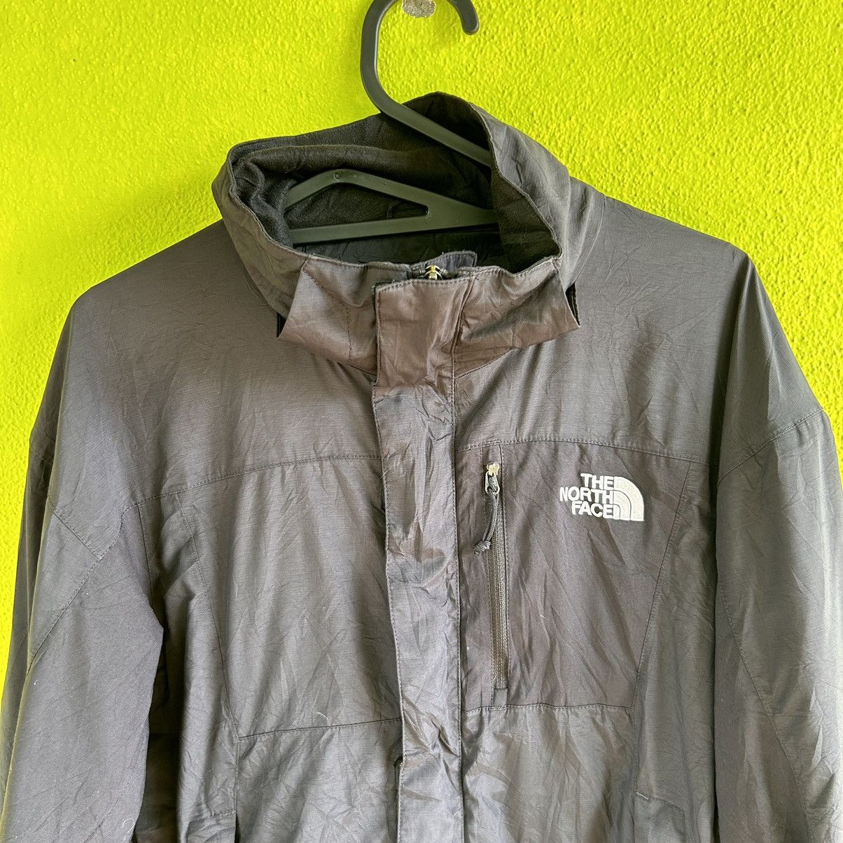 The North Face Vintage The North Face Hyvent Distressed Jacket Size US M / EU 48-50 / 2 - 2 Thumbnail