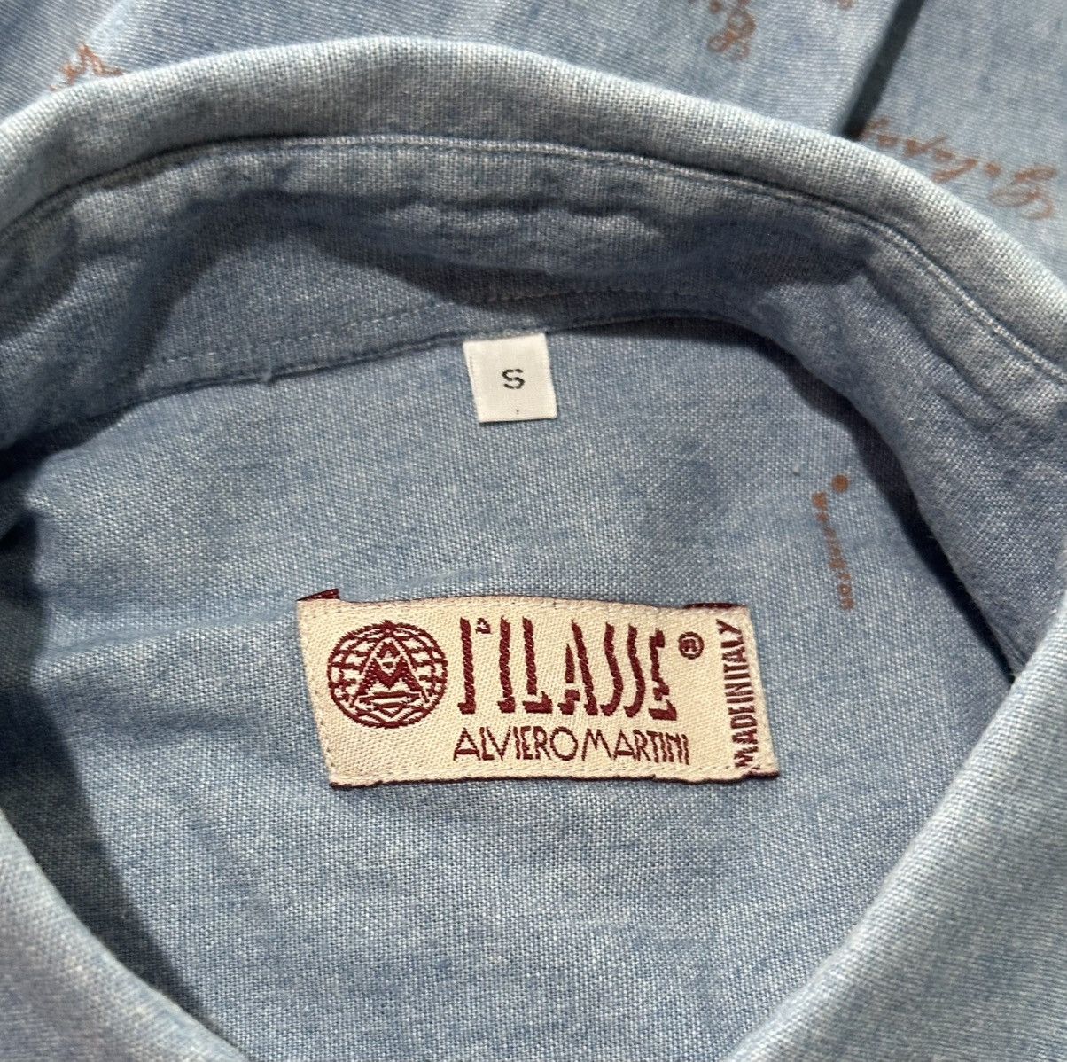 Alviero Martini ALVIERO MARTINI 1’CLASSE PRIMA CLASSE CHAMBRAY SHIRT Size US S / EU 44-46 / 1 - 6 Thumbnail