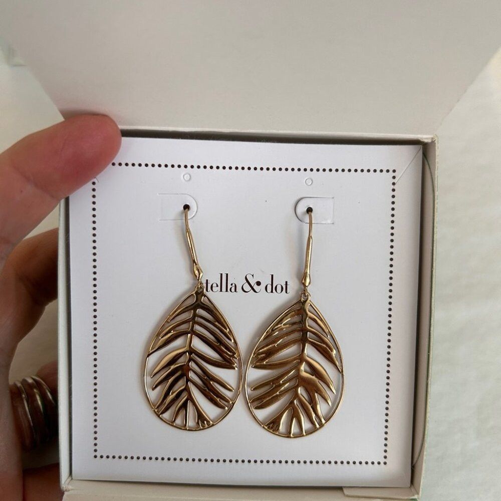 Other Stella and Dot Botanical Gold Filigree Earrings Size ONE SIZE - 4 Thumbnail