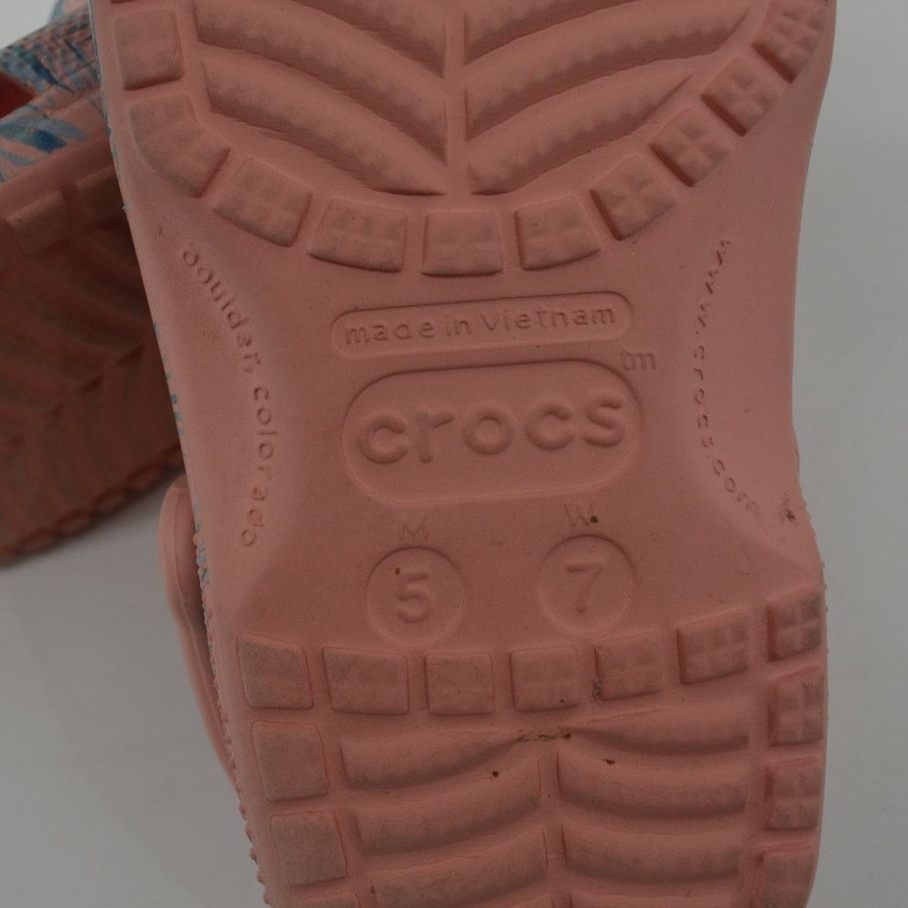 Crocs Crocs Coral Tropical Size 7W Classic Seasonal Graphic Clogs Size US 7 / IT 37 - 10 Thumbnail
