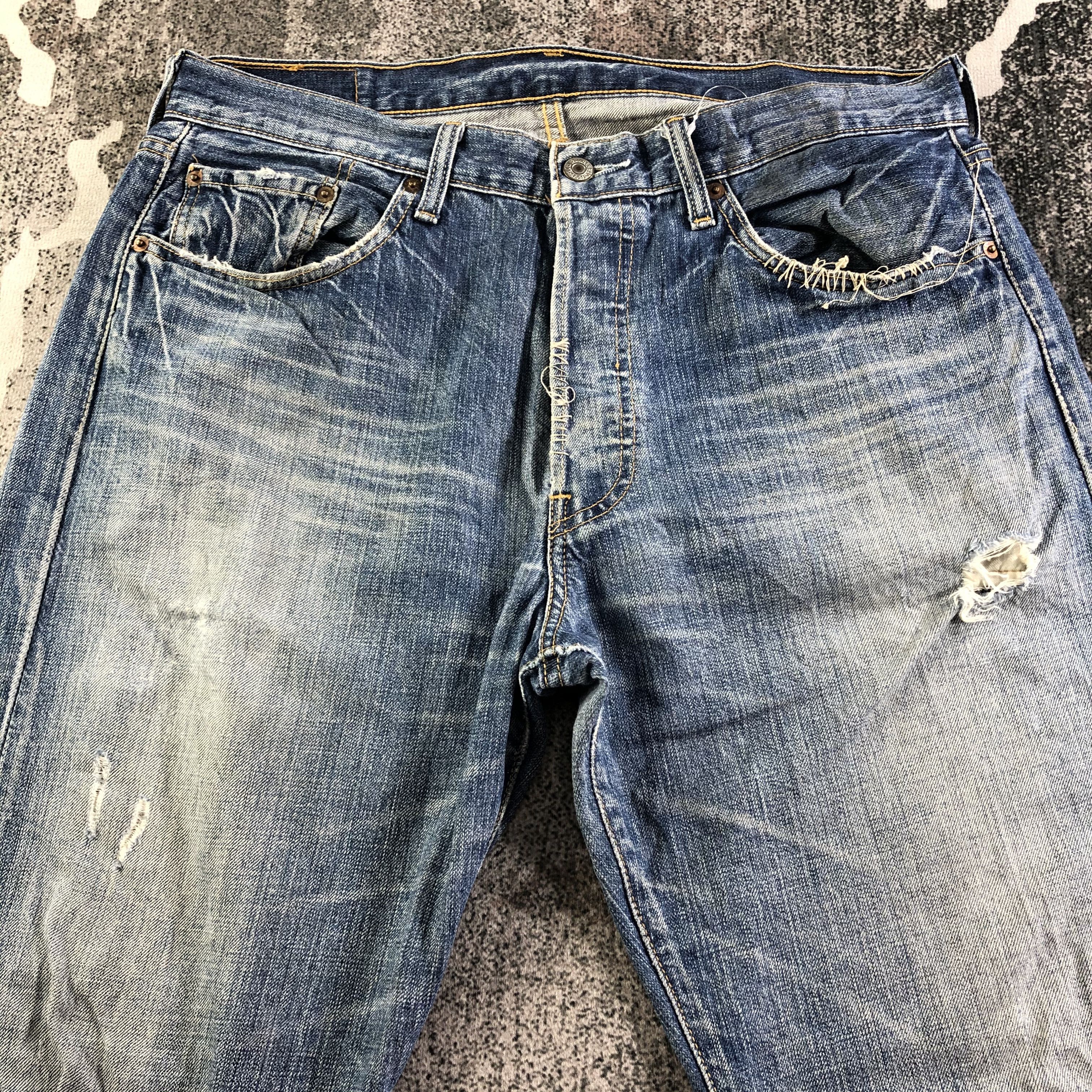 Levi's Vintage Levis 501 Jeans Faded Blue Denim KJ3153 Size US 34 / EU 50 - 3 Thumbnail
