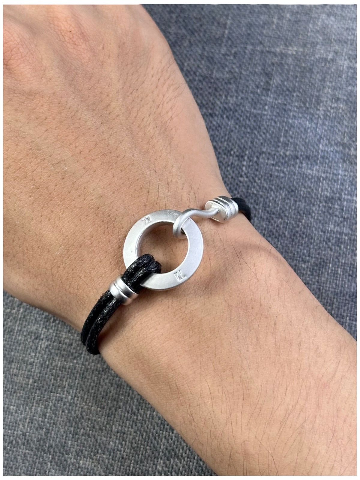 Japanese Brand 2000s JAPANESE MADE MINIMAL LOOP HOOK LEATHER BRACELET Size ONE SIZE - 3 Thumbnail