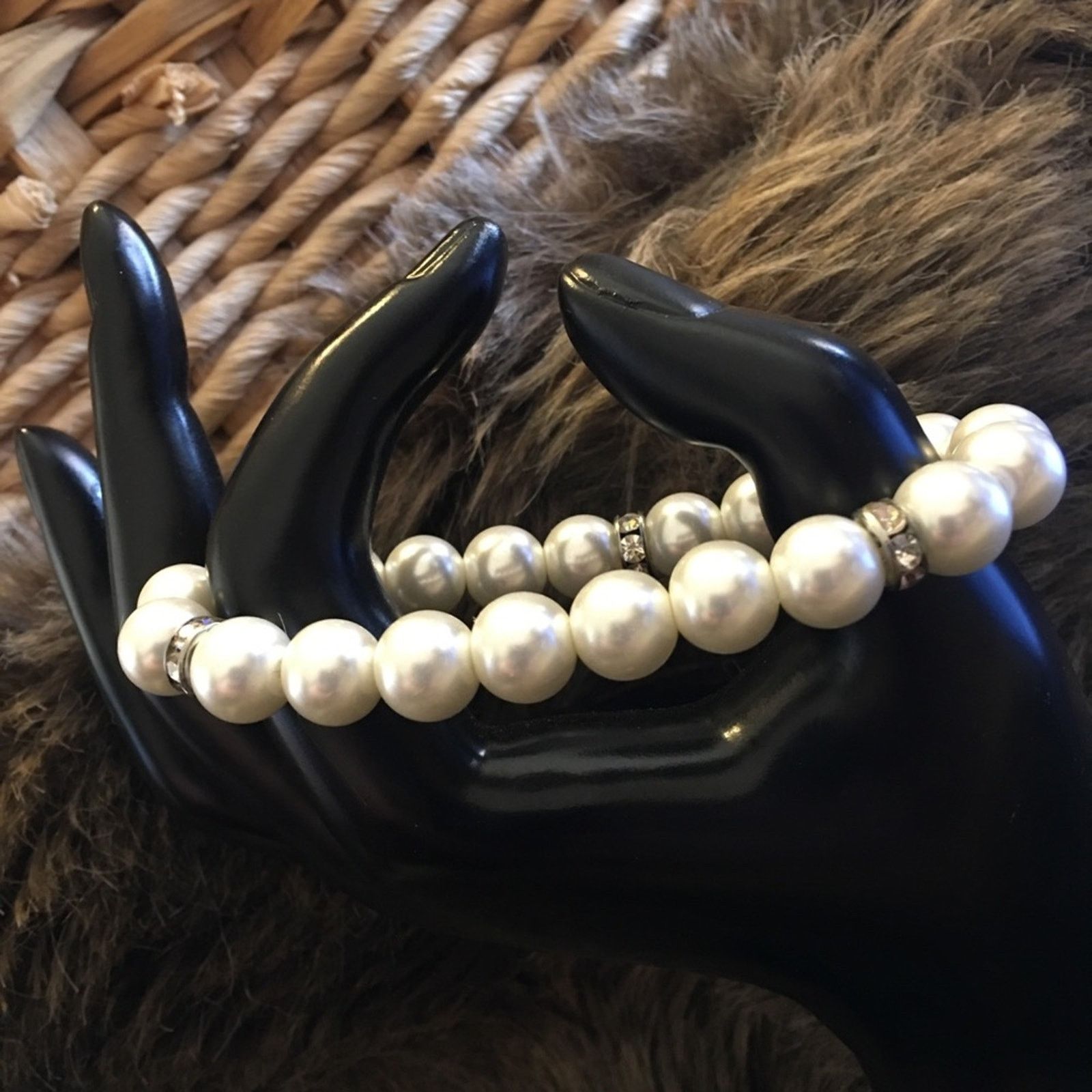 Vintage Vintage 80s faux pearl rhinestone accent bracelet Size ONE SIZE - 1 Thumbnail