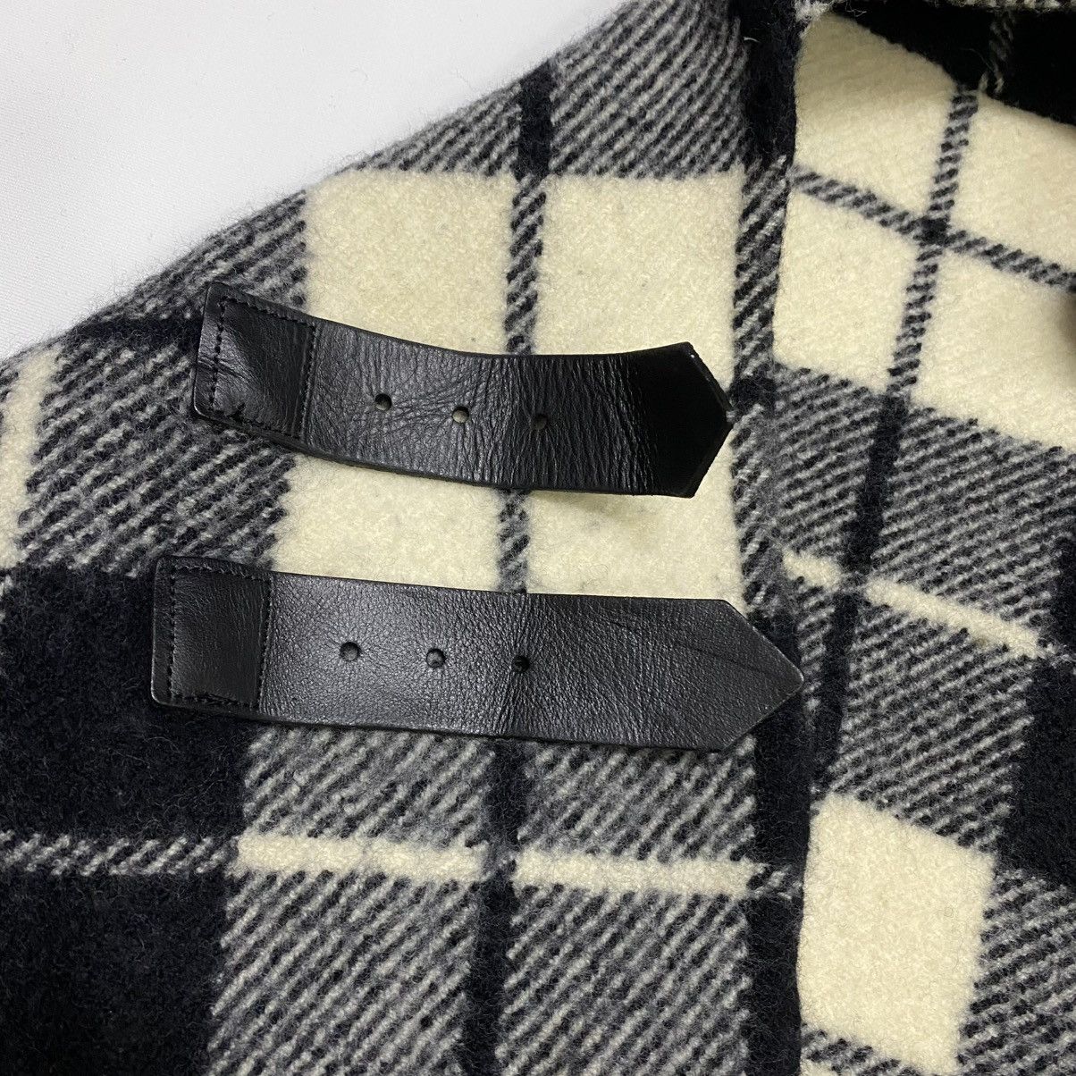 Burberry BURBERRYS PLAID WOOL HOODED CAPE SCARF BUR071 Size ONE SIZE - 4 Thumbnail