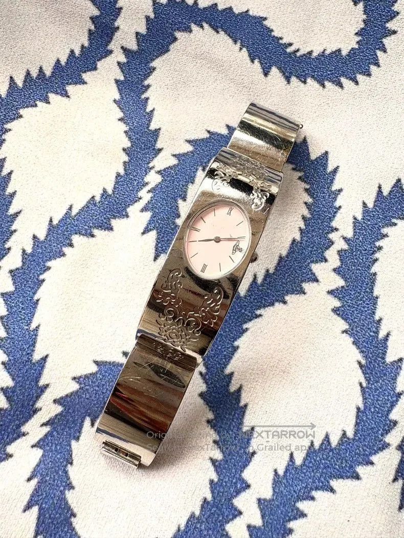 Vivienne Westwood Vivienne Westwood Pink Carved Watch . Size ONE SIZE - 7 Thumbnail
