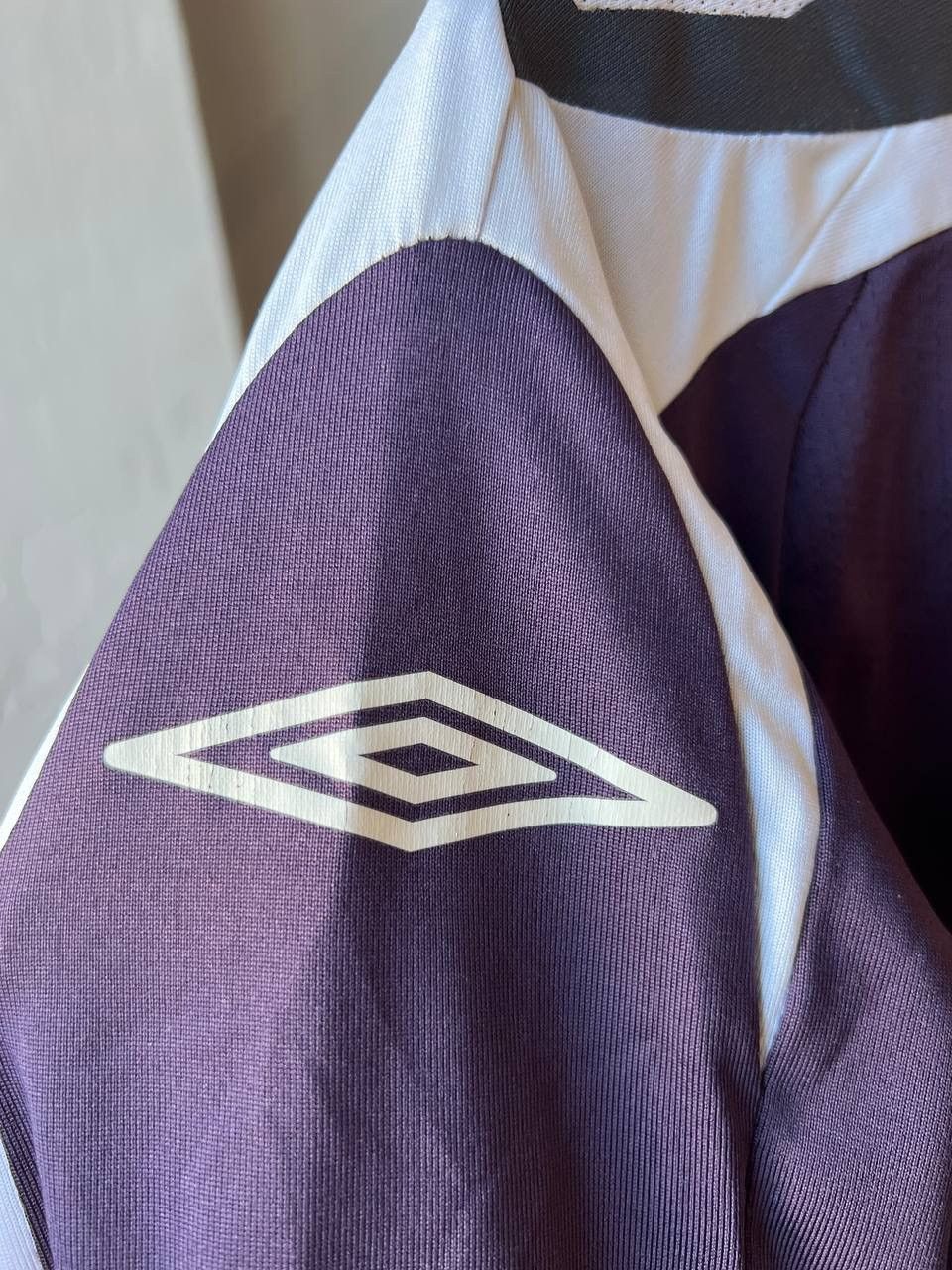 Umbro 2007/09 ENGLAND TEAM GK SOCCER JERSEY FOOTBALL SHIRT UMBRO L Size US L / EU 52-54 / 3 - 6 Thumbnail