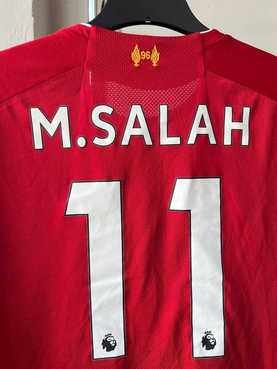 New Balance 2019/20 LIVERPOOL FC #11 M.SALAH HOME SOCCER JERSEY SHIRT L Size US L / EU 52-54 / 3 - 14 Thumbnail