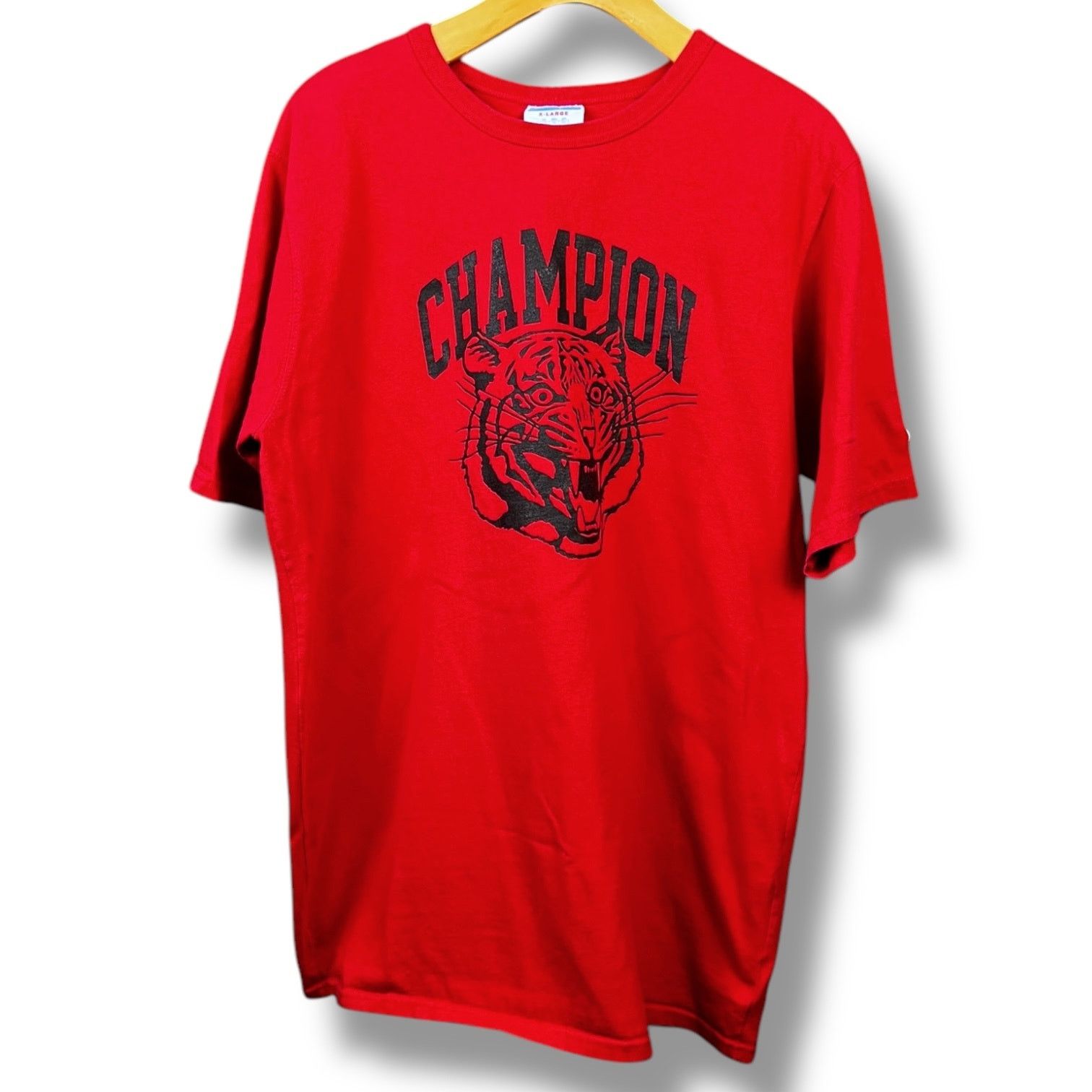 Champion Men's Vintage CHAMPION Red Logo Tiger T-Shirt Y2K Size XL Size US XL / EU 56 / 4 - 1 Thumbnail