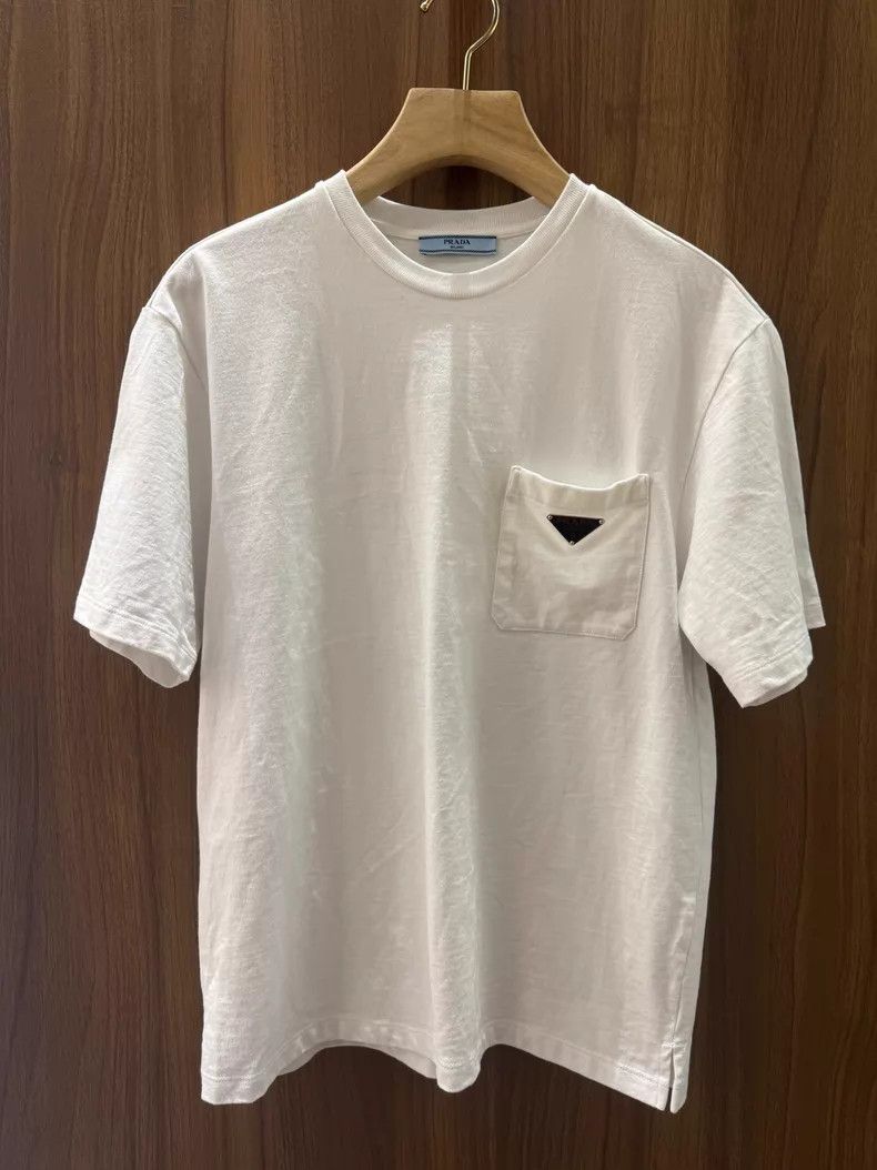 Prada Prada White triangle logo short-sleeved T-shirt Size US XS / EU 42 / 0 - 1 Thumbnail