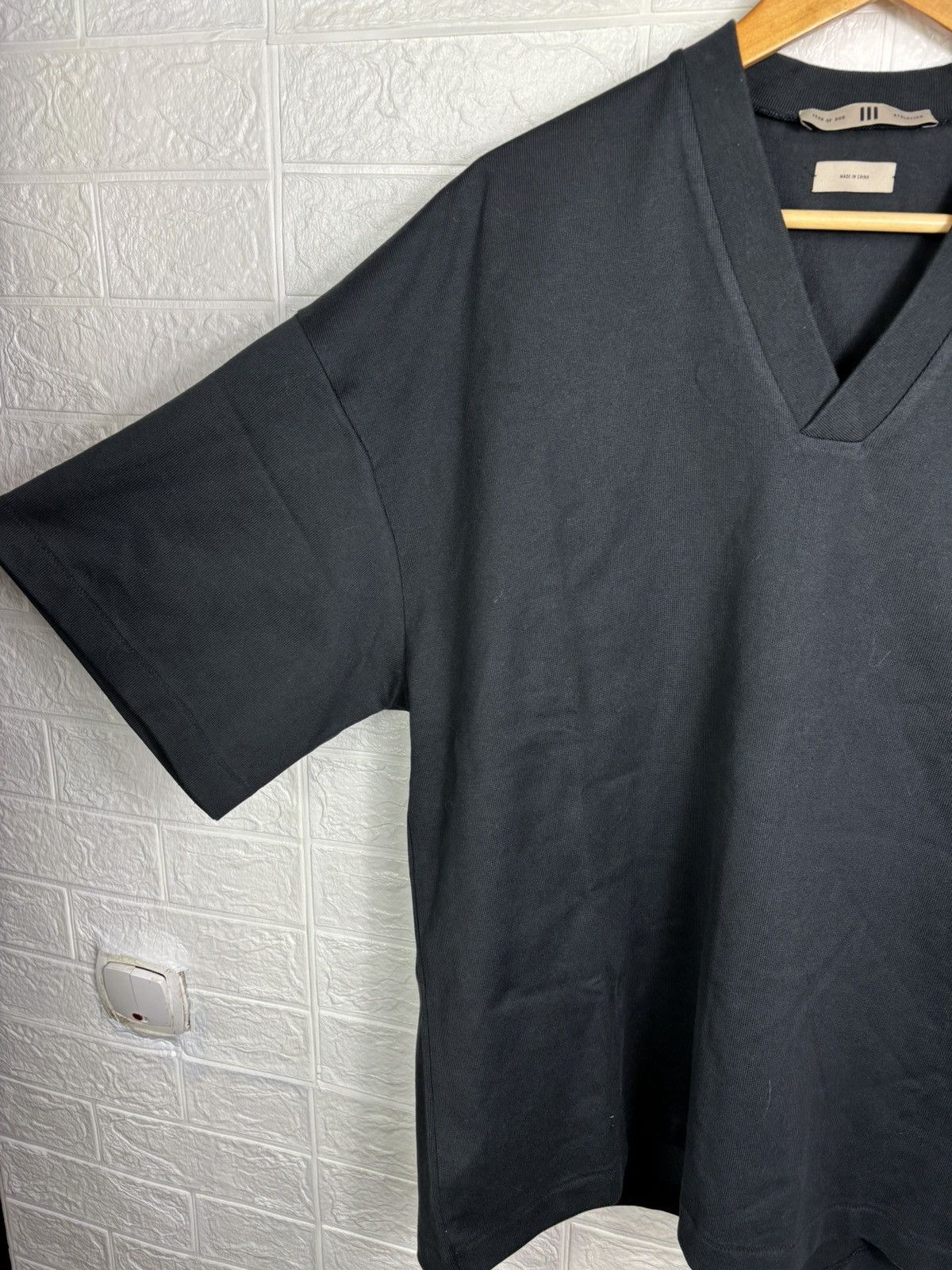 Adidas × Fear of God ADIDAS X FEAR OF GOD ATHLETICS V-NECK TEE IS8736 SIZE S Size US S / EU 44-46 / 1 - 5 Thumbnail