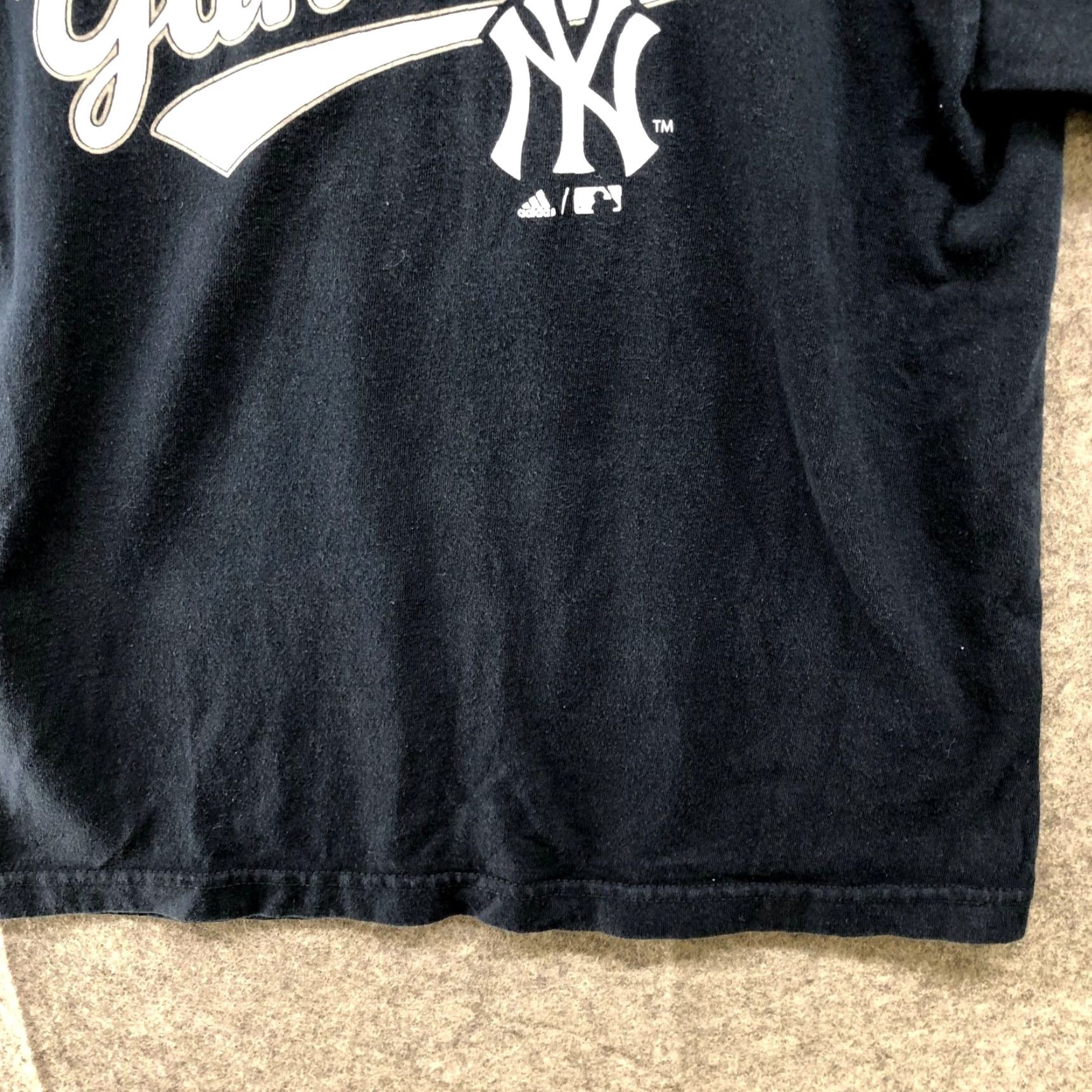 Adidas Adidas Yankees T Shirt Womens Large L Short Sleeve 100% Cotton Graphic Tee Size L / US 10 / IT 46 - 4 Thumbnail