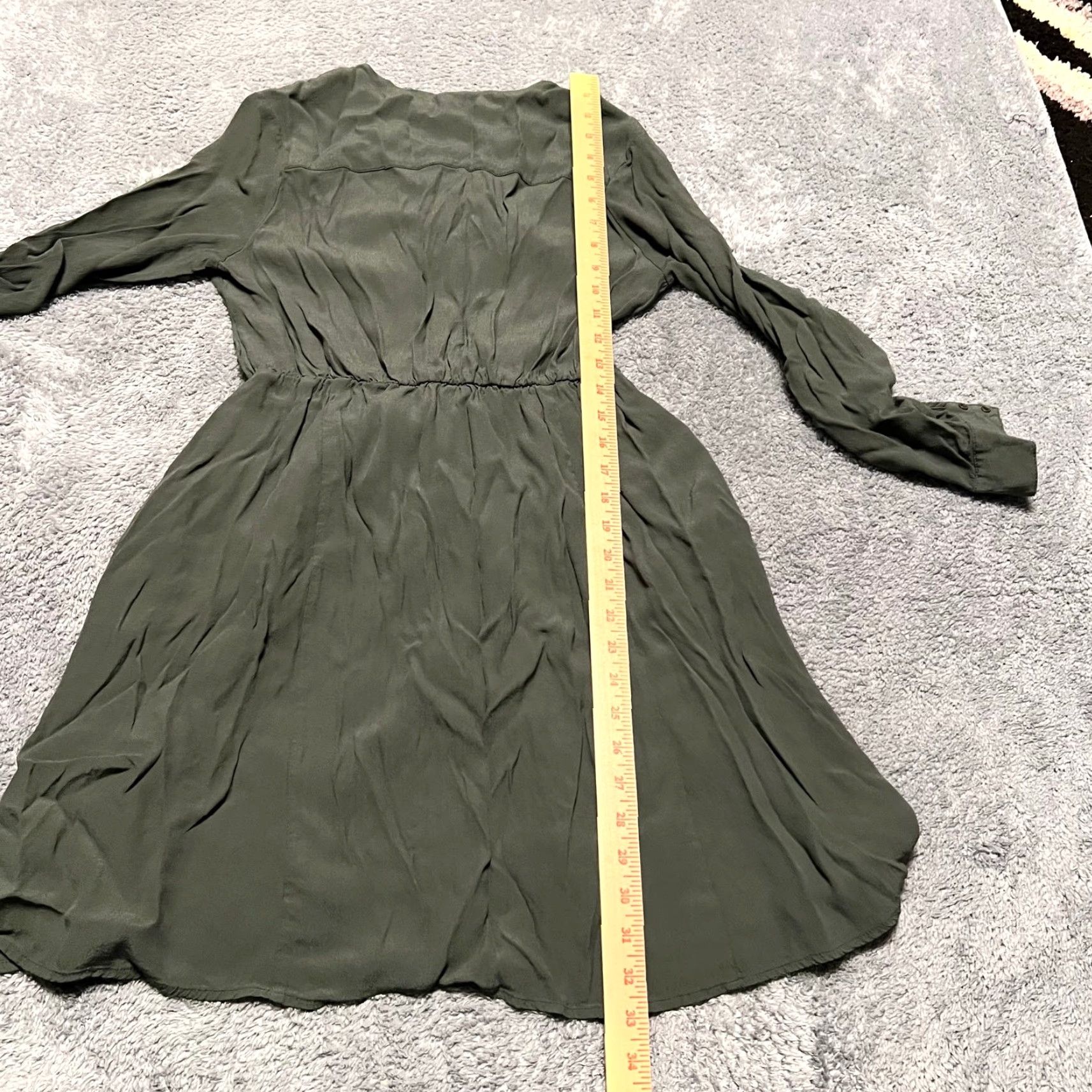 MAEVE Anthropologie Green Women\'s Medium Fit & Flare V-Neck Dress** User:  MAEVE Anthropologie Green Women\'s Medium Fit & Flare V-Neck Dress is  available for purchase on au PAY Market - Imported Goods