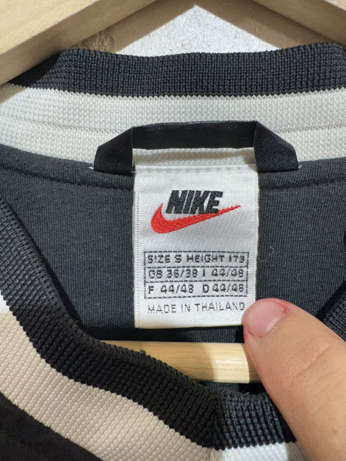 Other Nike Vintage Black Nylon Sweatshirt/Jacket Big Nike Logo Size US S / EU 44-46 / 1 - 8 Thumbnail