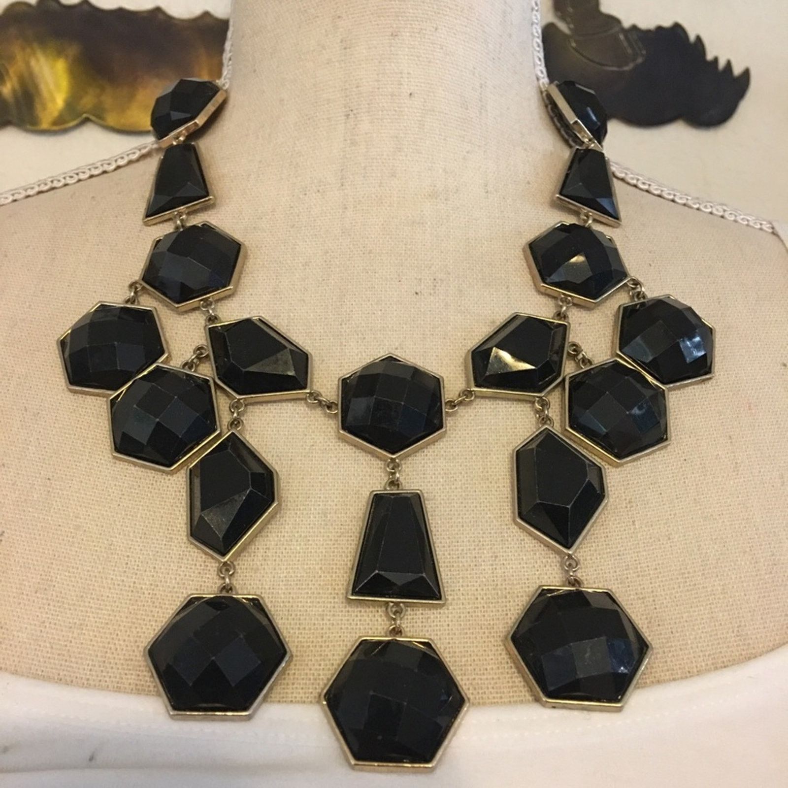 Jewelry Large black geometric faceted stone chandelier necklace Size ONE SIZE - 1 Thumbnail