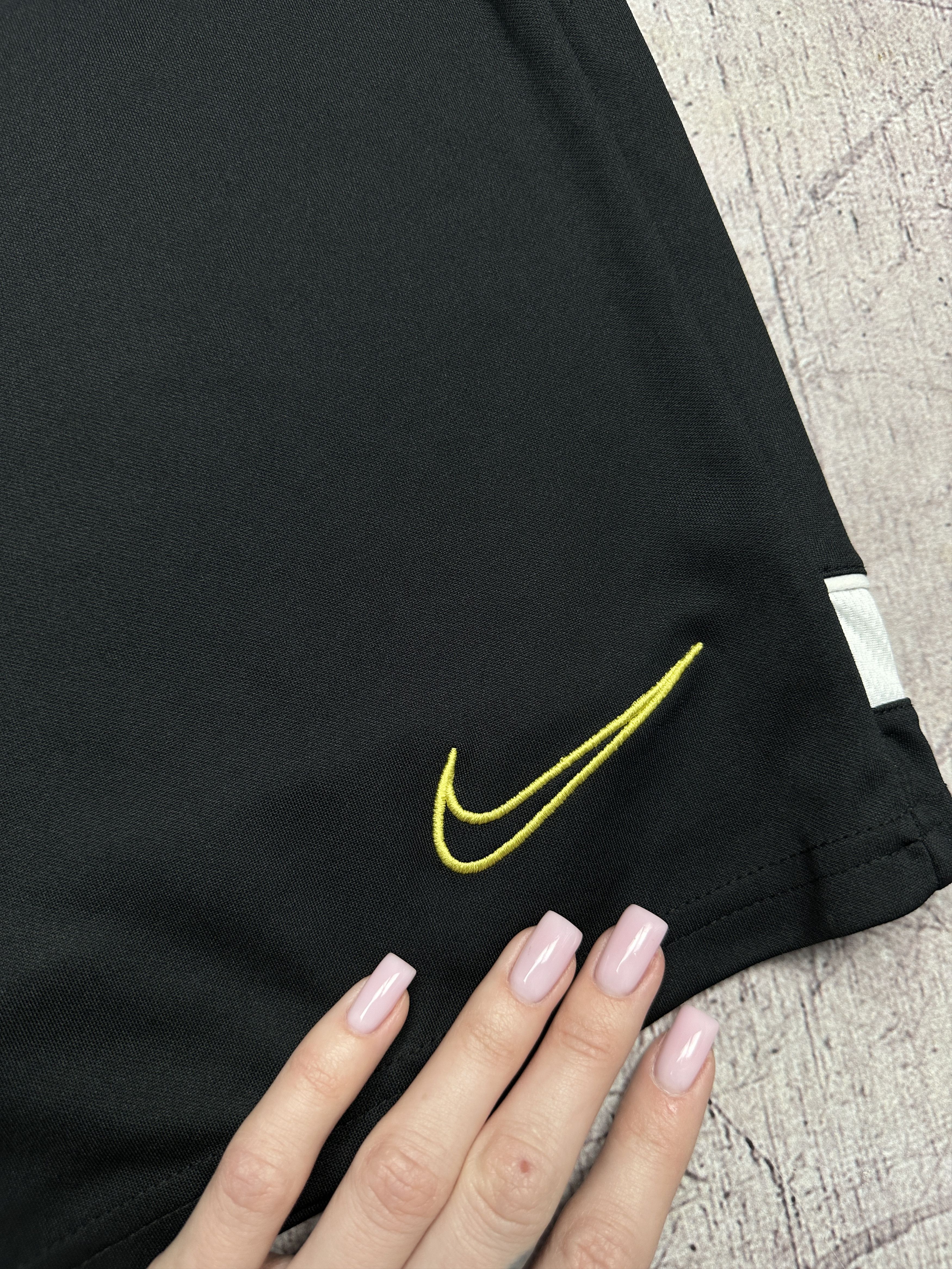 Nike Nike Dri Fit Vintage Mens Shorts Size US 32 / EU 48 - 3 Thumbnail