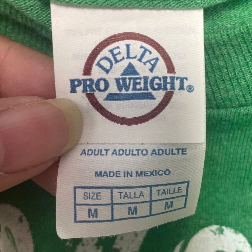 Delta Mens Medium Santa Chicks Dig The Beard Tee Shirt Size US M / EU 48-50 / 2 - 4 Thumbnail