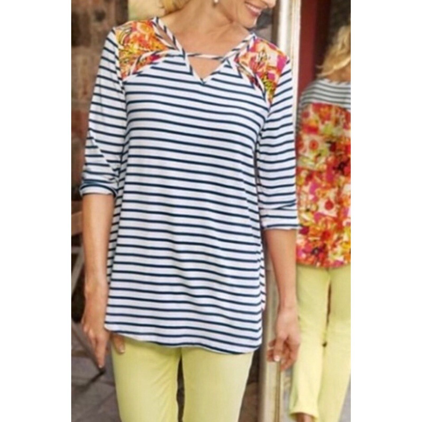 Soft Surroundings Soft Surroundings Striped Front Floral Top Size XL A000003 Size XL / US 12-14 / IT 48-50 - 1 Thumbnail