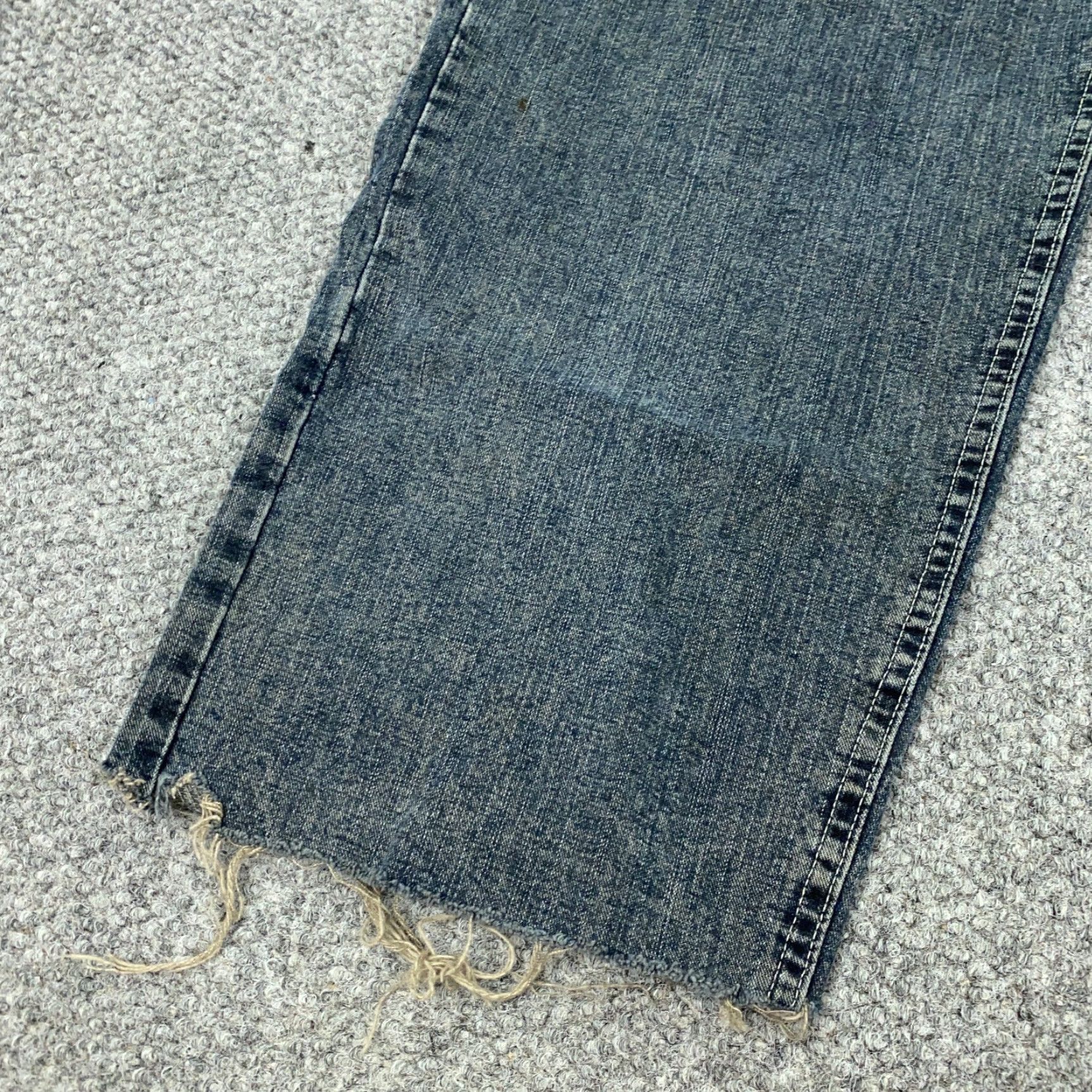 Lee VINTAGE Lee Jeans 36x30 Distressed Blue Straight Fit Mens 90s Grunge Size US 38 / EU 54 - 7 Thumbnail