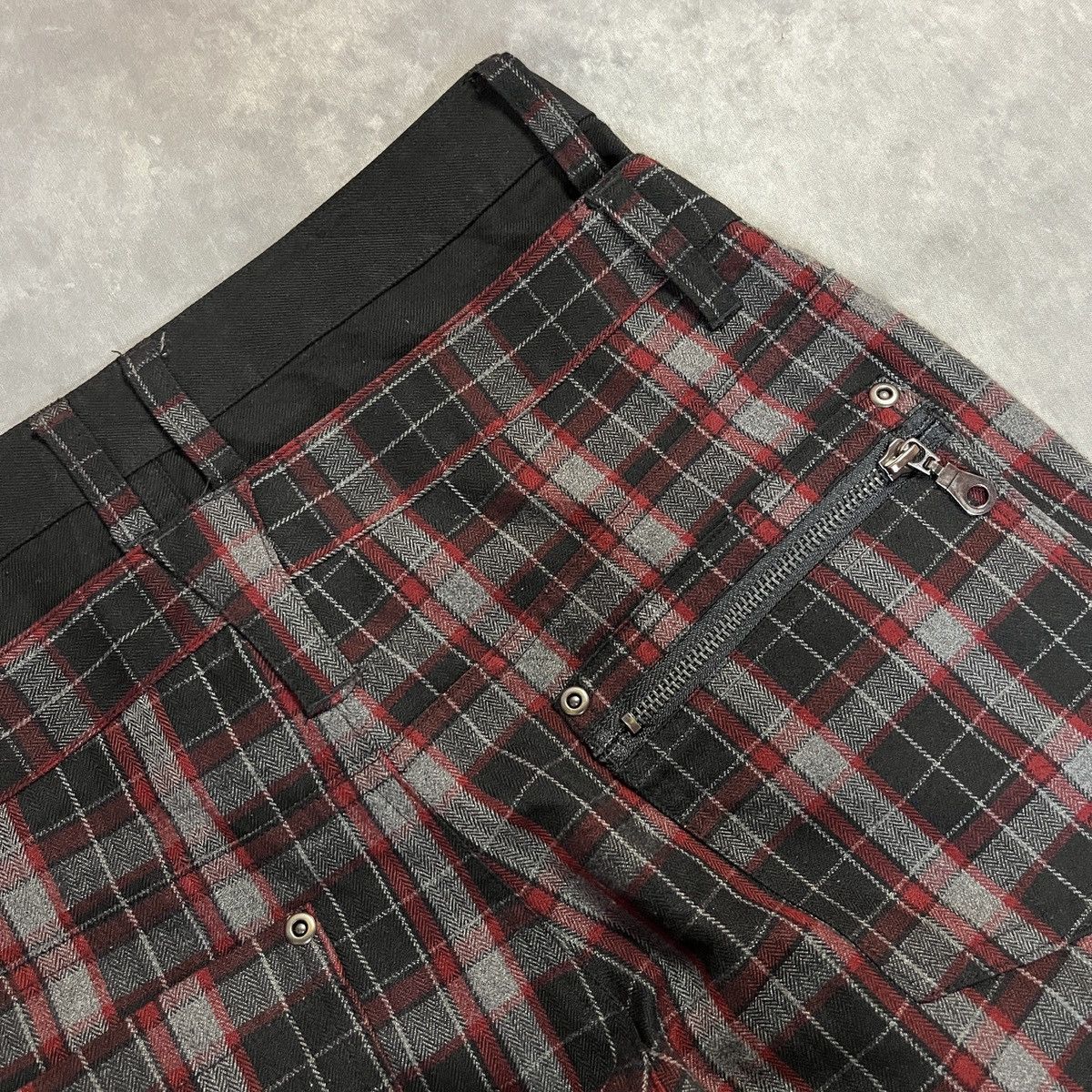 If Six Was Nine Japanese Brand Red Black Plaid Punk Trousers Zipper Pocket Size US 27 - 11 Thumbnail