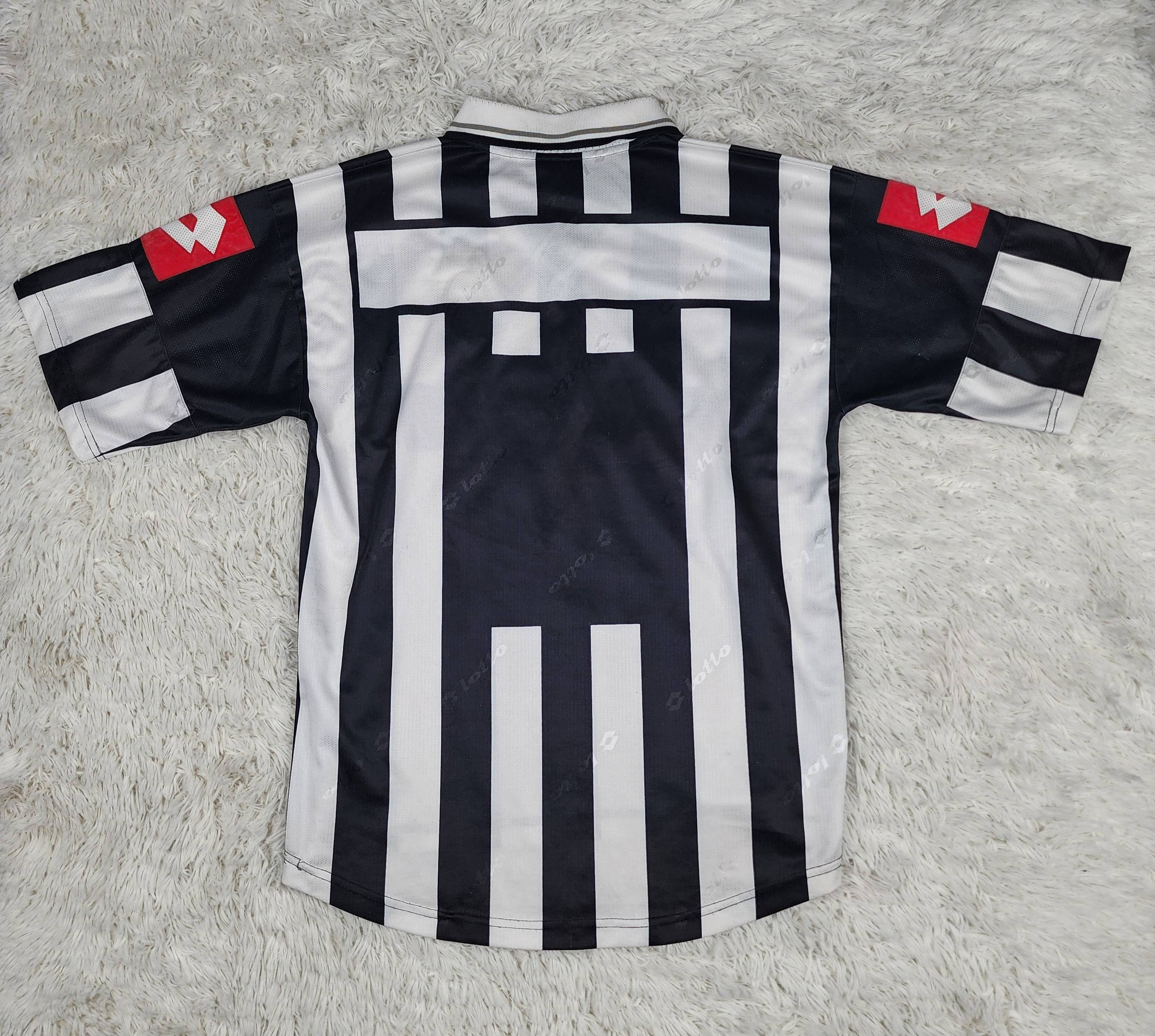 Lotto Sport Vintage Y2K Juventus F.C. 2001 Home jersey Size US M / EU 48-50 / 2 - 7 Thumbnail