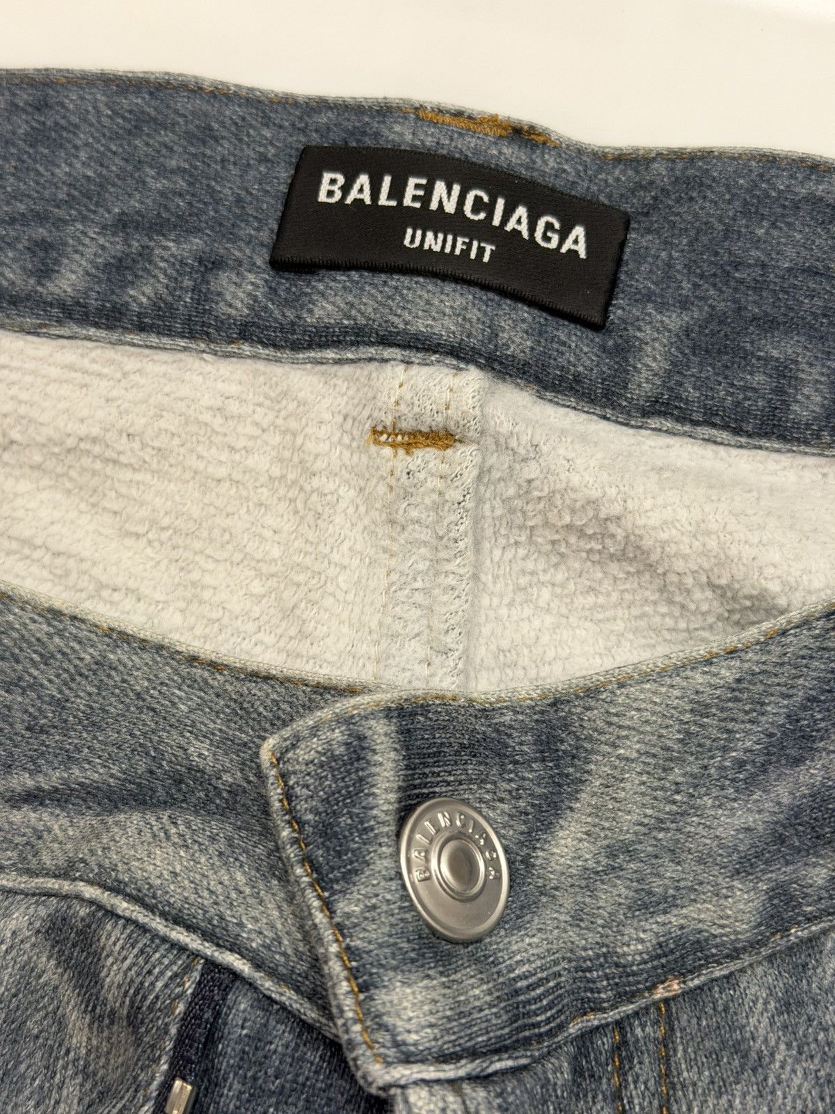 Balenciaga Balenciaga 3D Printed Distressed Denim Size US 36 / EU 52 - 3 Thumbnail