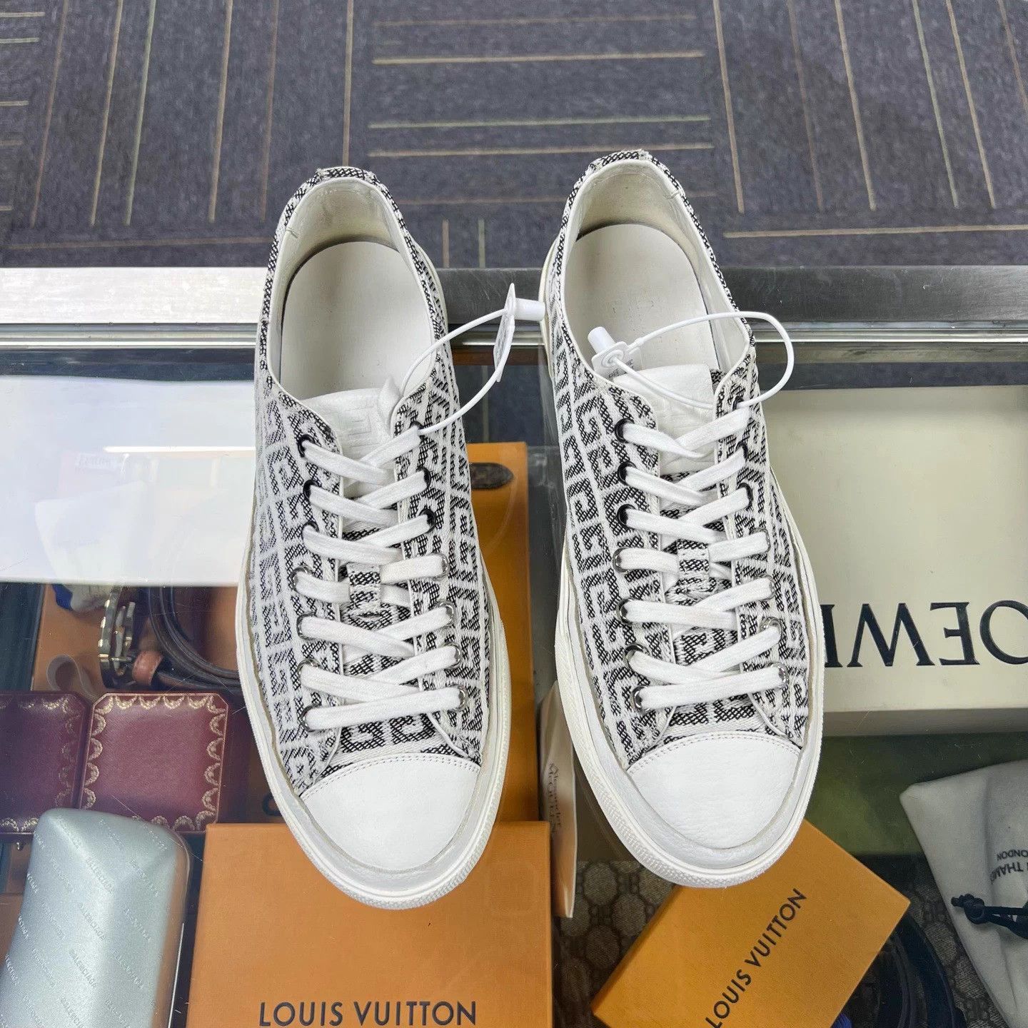 Givenchy Givenchy 4G Logo Jacquard Allover Canvas Shoes 43 Size US 10 / EU 43 - 1 Thumbnail
