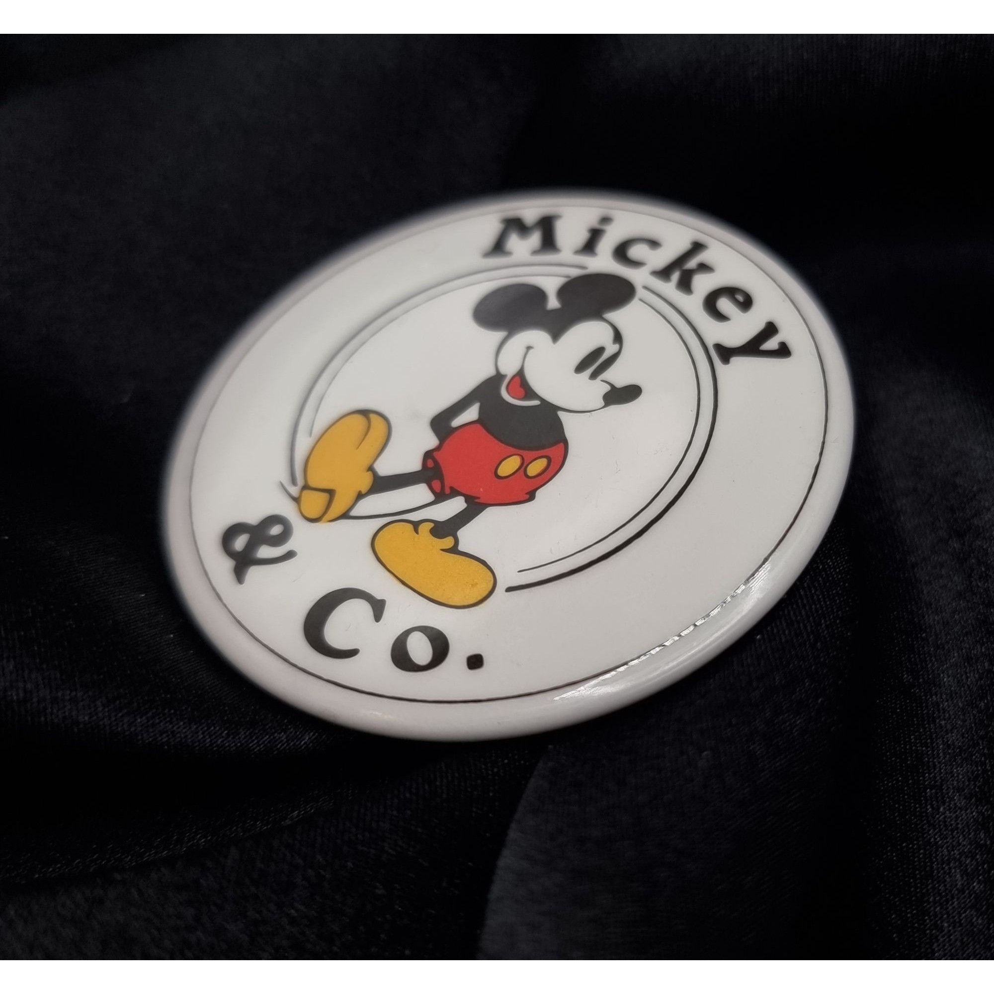 Disney Vintage Mickey & Co. Disney Signed Late 90s-Early 2000s Pin Size ONE SIZE - 3 Thumbnail