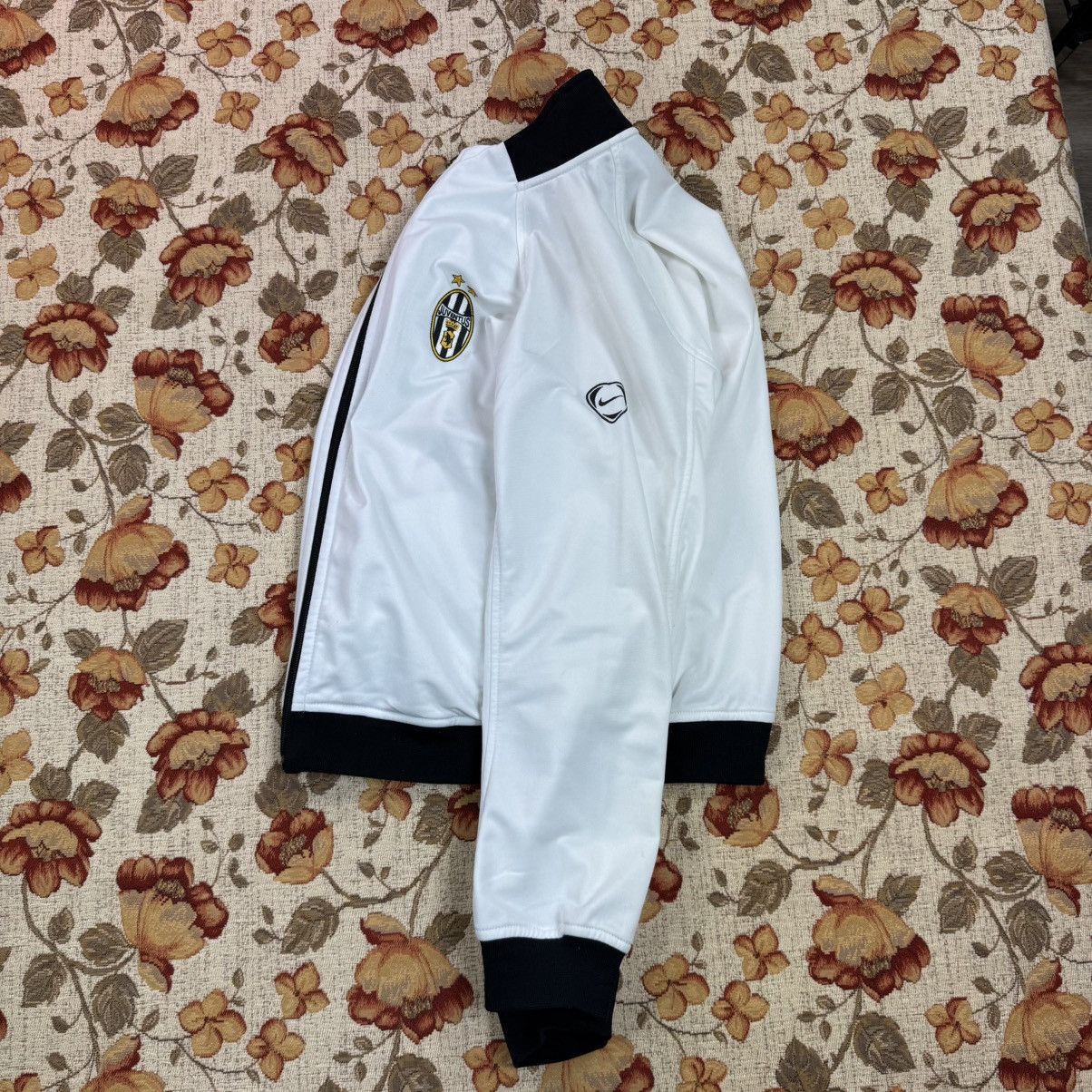Nike × Vintage Nike Juventus Vintage Sweatshirt Jacket blokecore y2k RARE Size US S / EU 44-46 / 1 - 17 Thumbnail