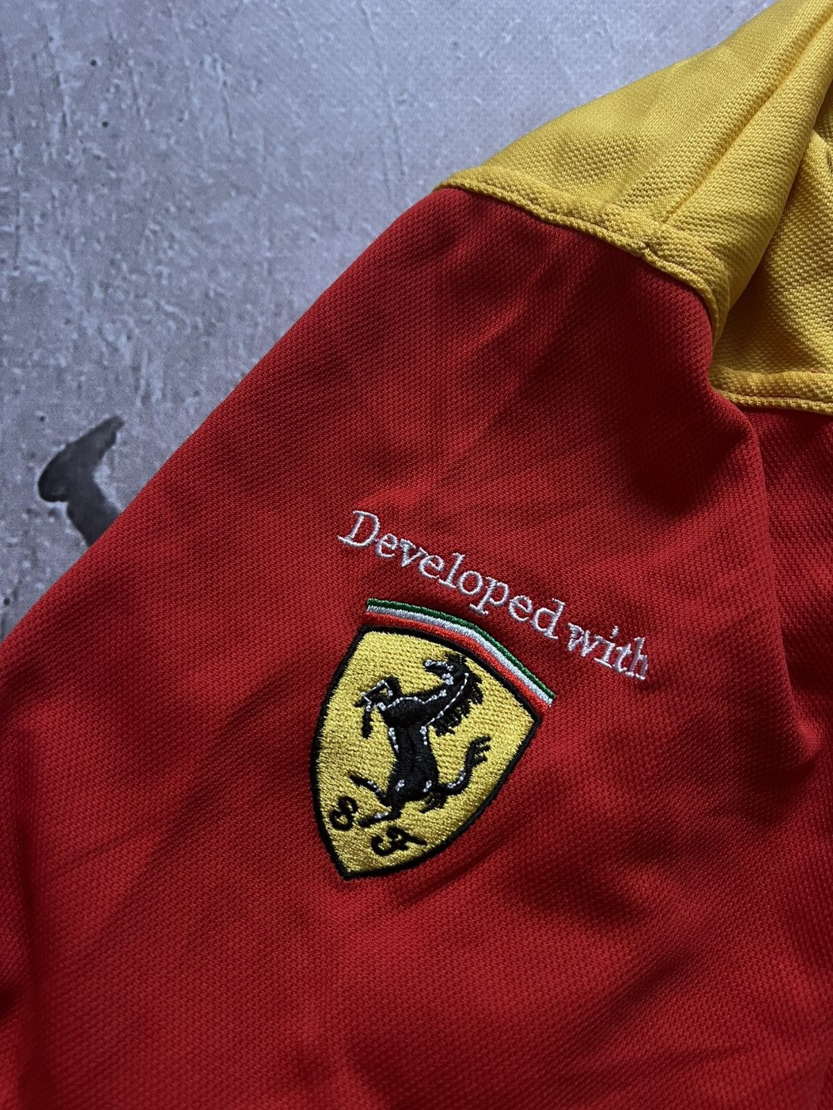 Ferrari Ferrari Shell V-Power Men's Button-Down T-Shirt, Formula 1 L Size US L / EU 52-54 / 3 - 5 Thumbnail
