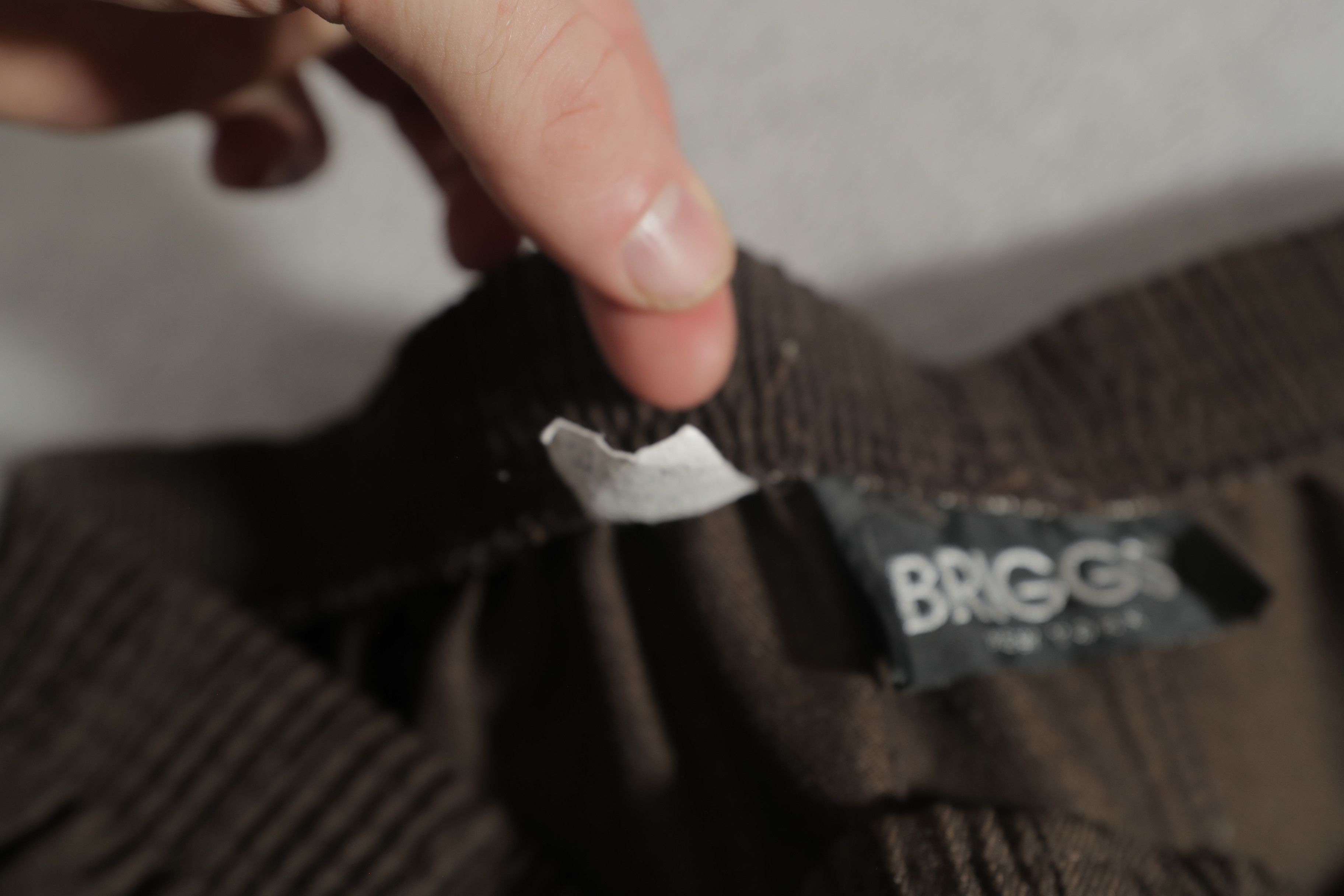 Vintage Briggs NY Brown Elastic Waistband Pleated Trousers (16) Size 38" / US 16 / IT 52 - 7 Thumbnail