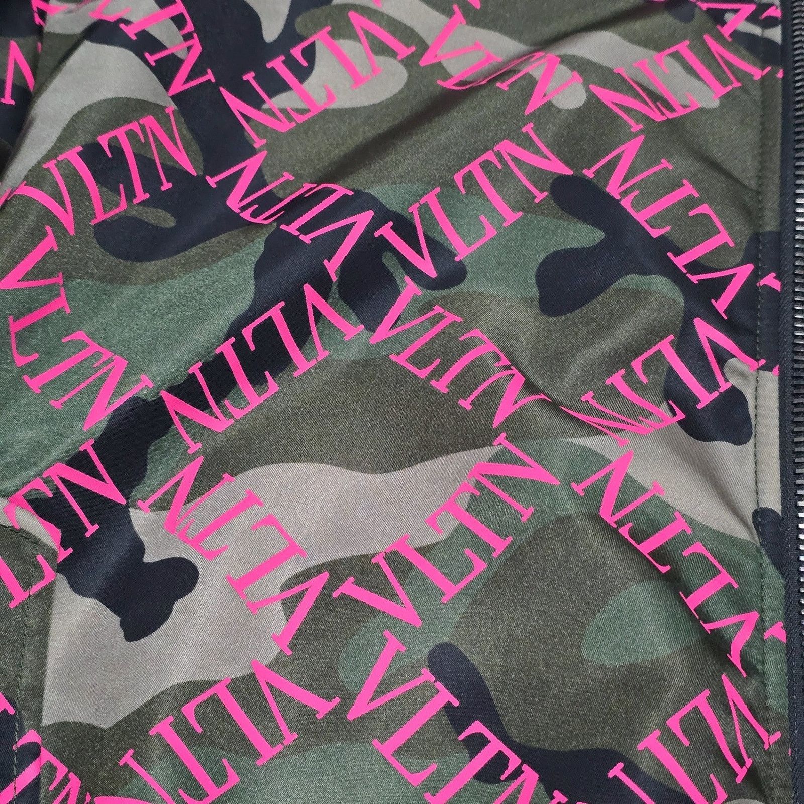 Valentino Valentino Army Camo Bomber Jacket with Pink Logo Letters Size US S / EU 44-46 / 1 - 3 Thumbnail