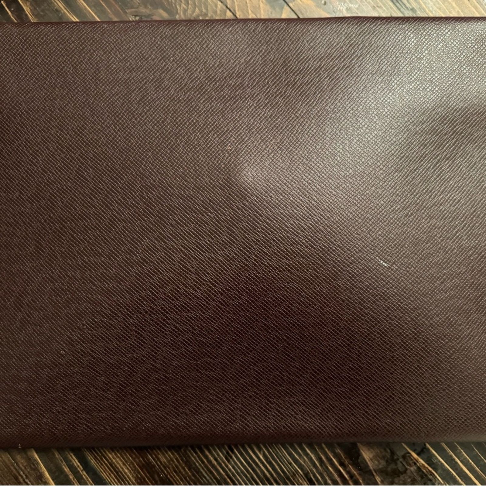 Louis Vuitton Louis Vuitton Taiga plum brown leather portfolio Size ONE SIZE - 3 Thumbnail