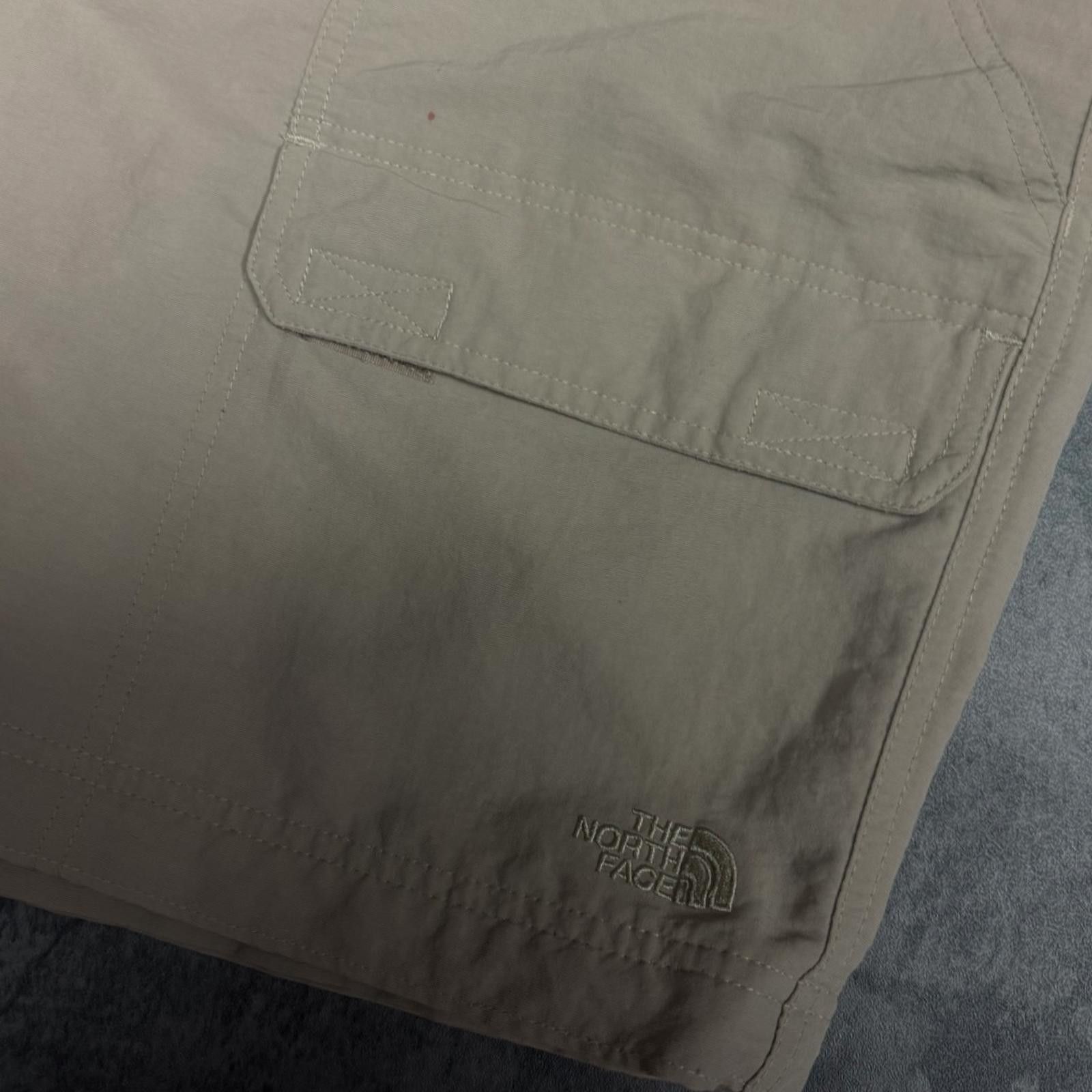 The North Face The North Face Utility Hiking Shorts -- L -- Size US L / EU 52-54 / 3 - 4 Thumbnail